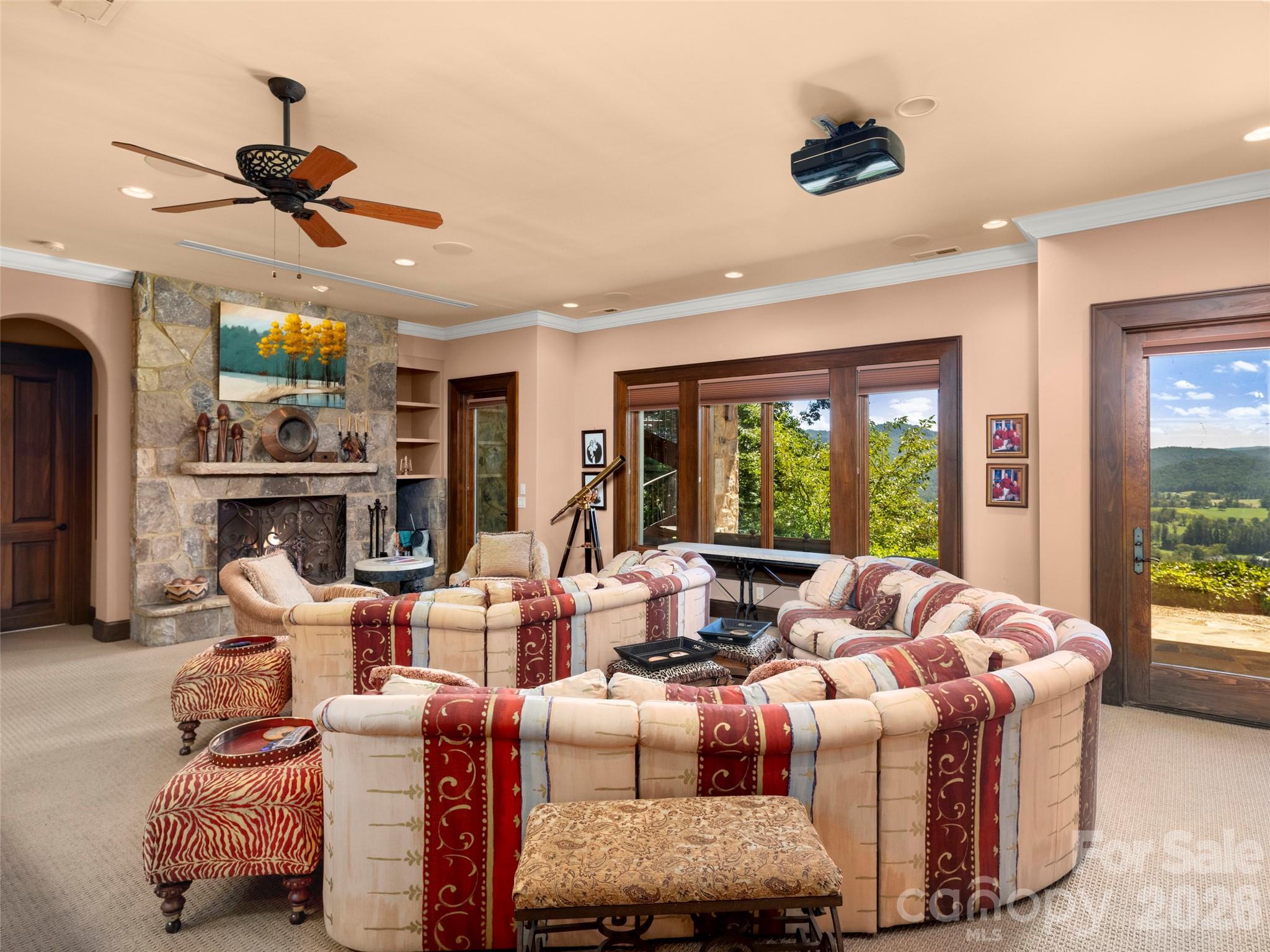 994 Clovertop Lane Property Photo 35