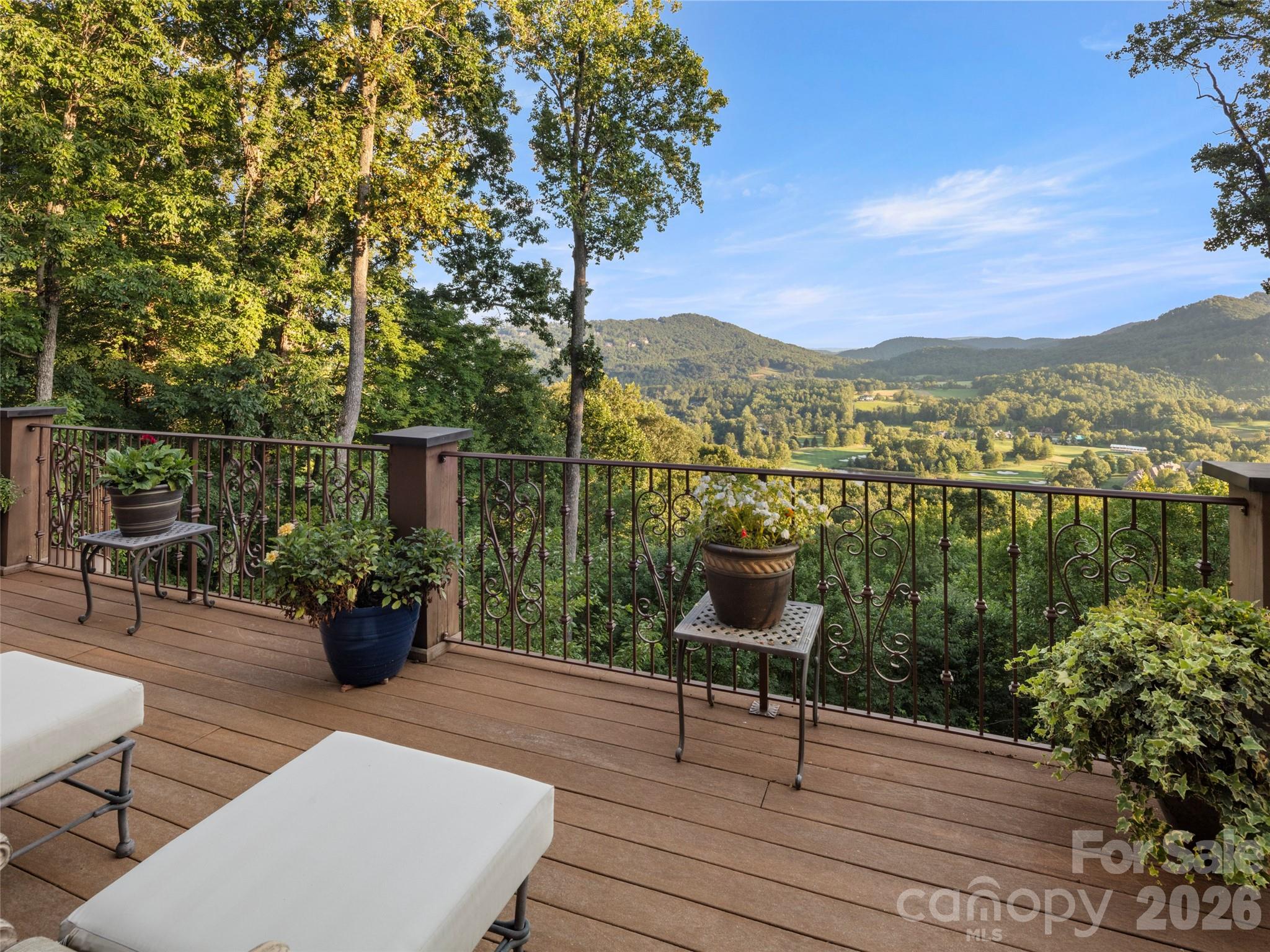 994 Clovertop Lane Property Photo 42