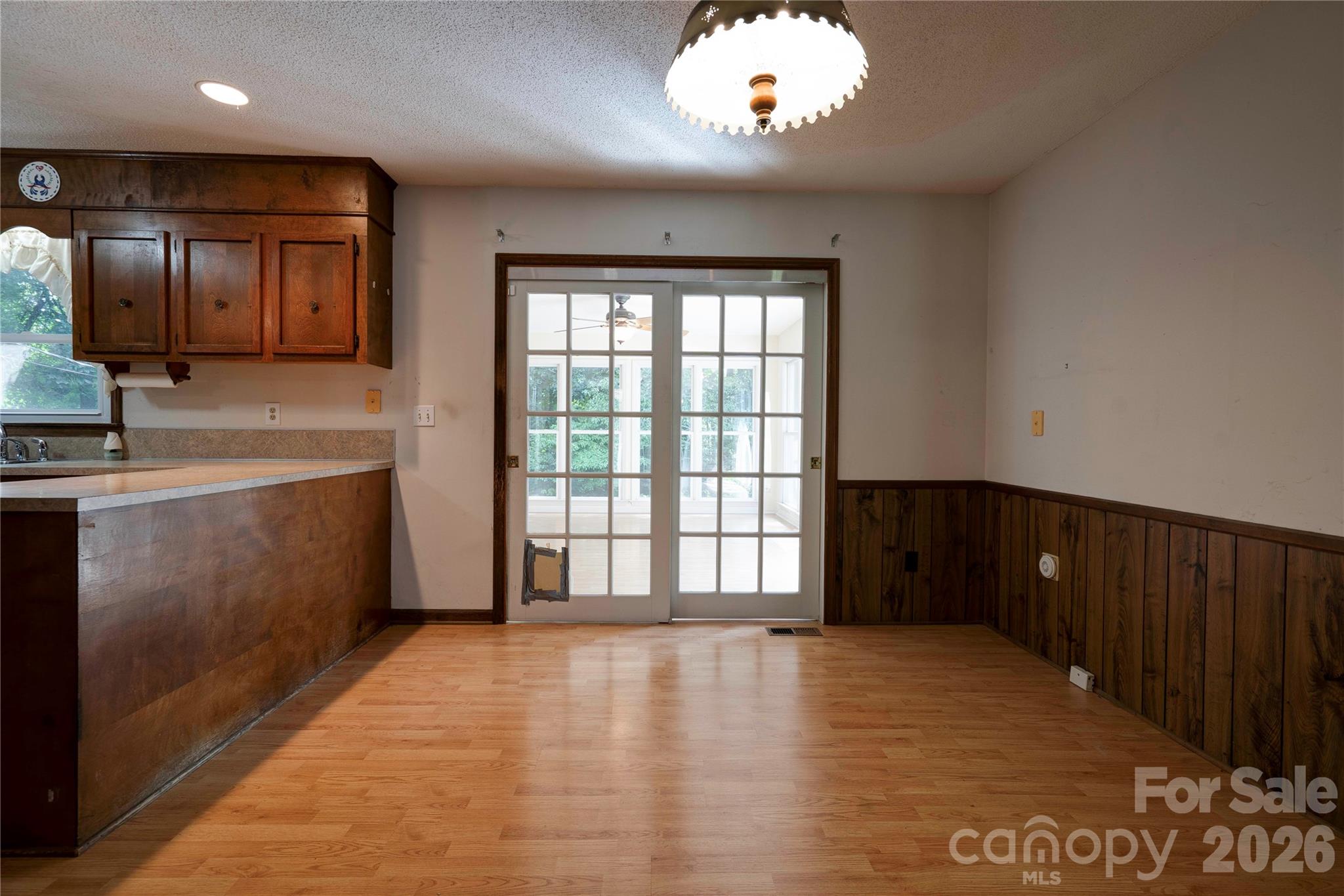 1208 N Piedmont Avenue Property Photo 8