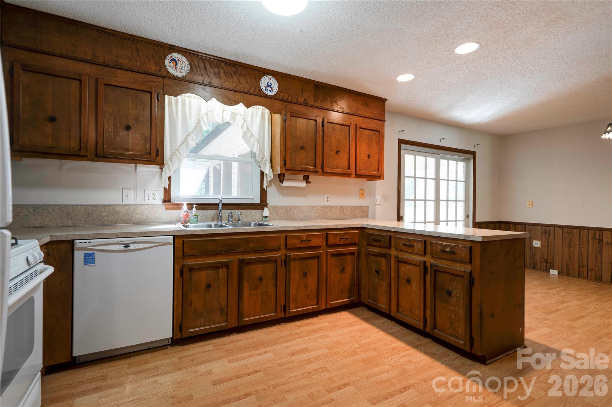 1208 N Piedmont Avenue Property Photo 10