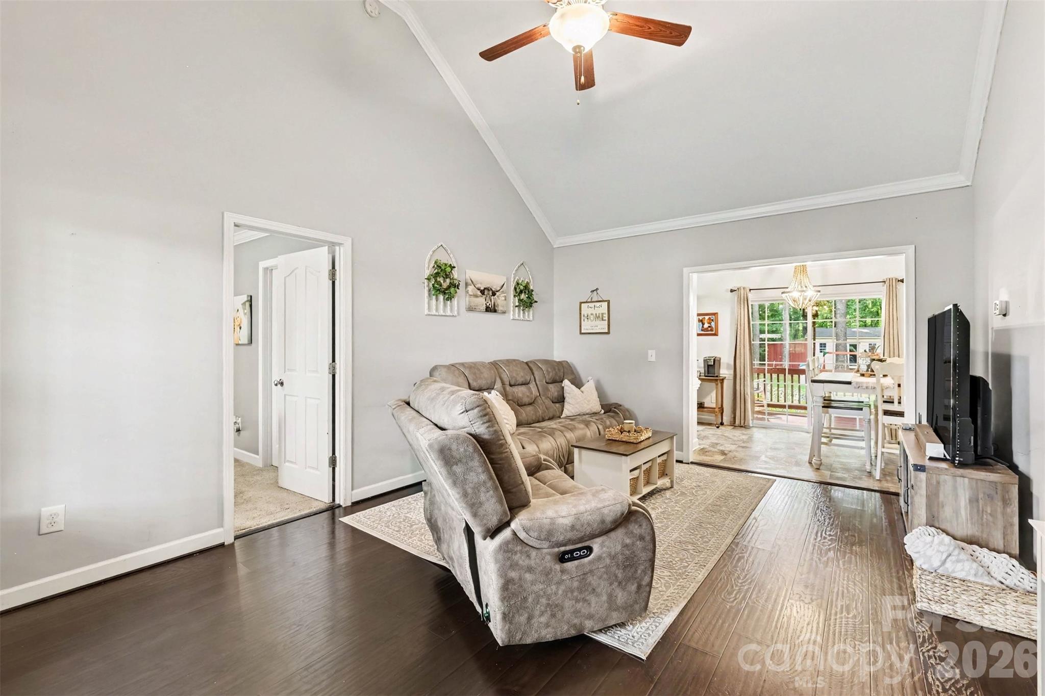 721 Daves Road Property Photo 3