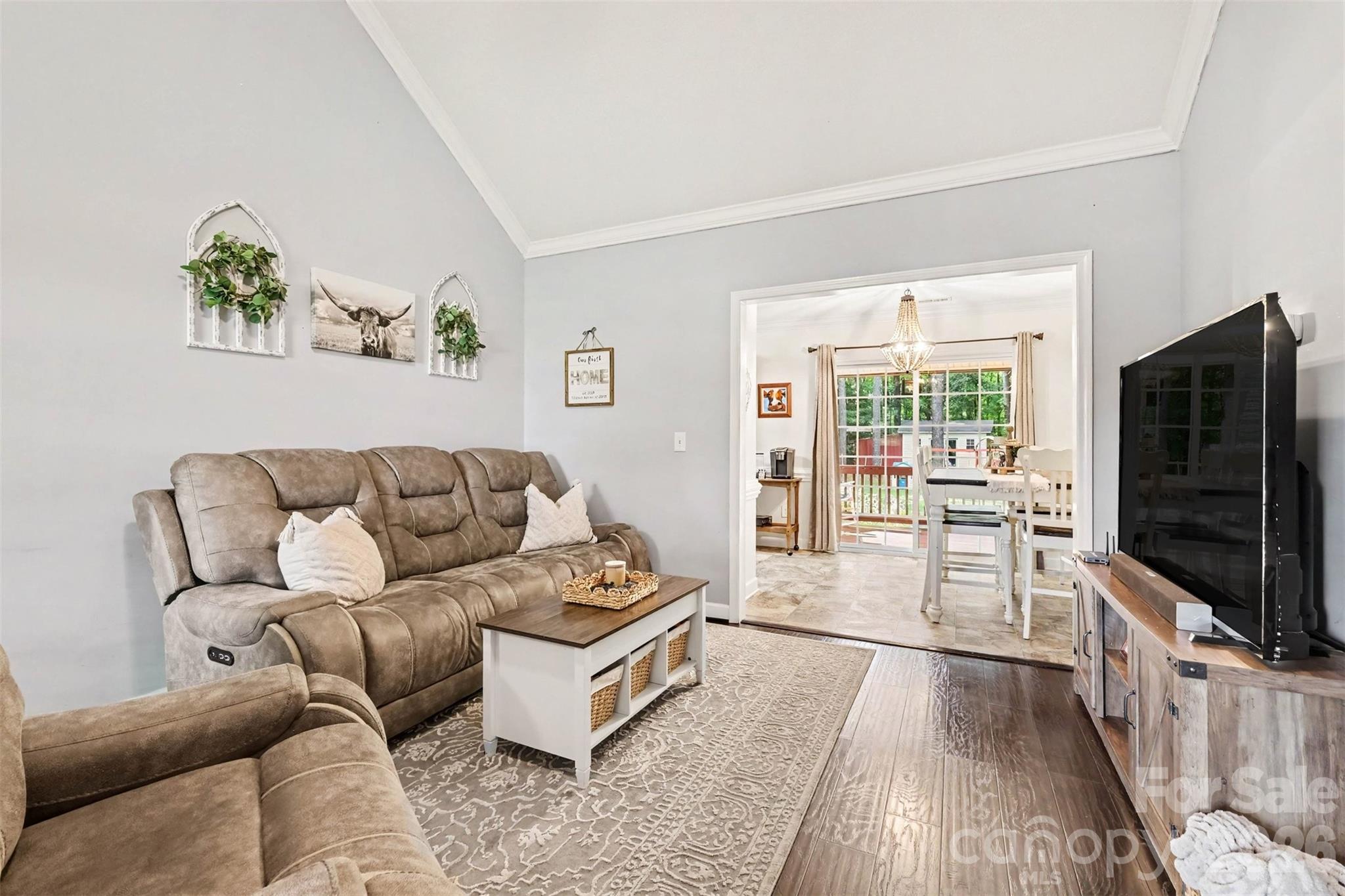 721 Daves Road Property Photo 4