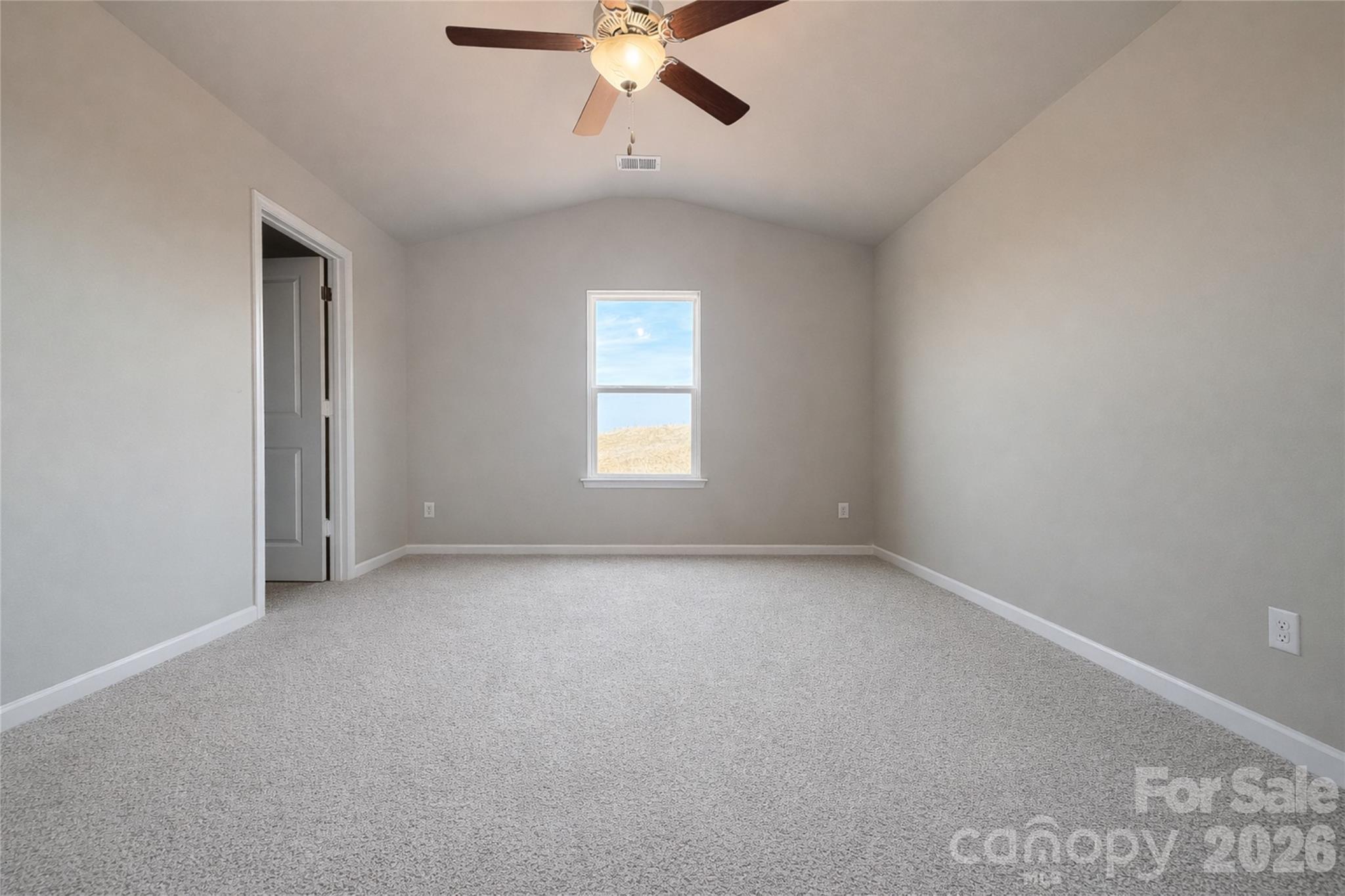 125 Pinnacle Crossing Property Photo 12