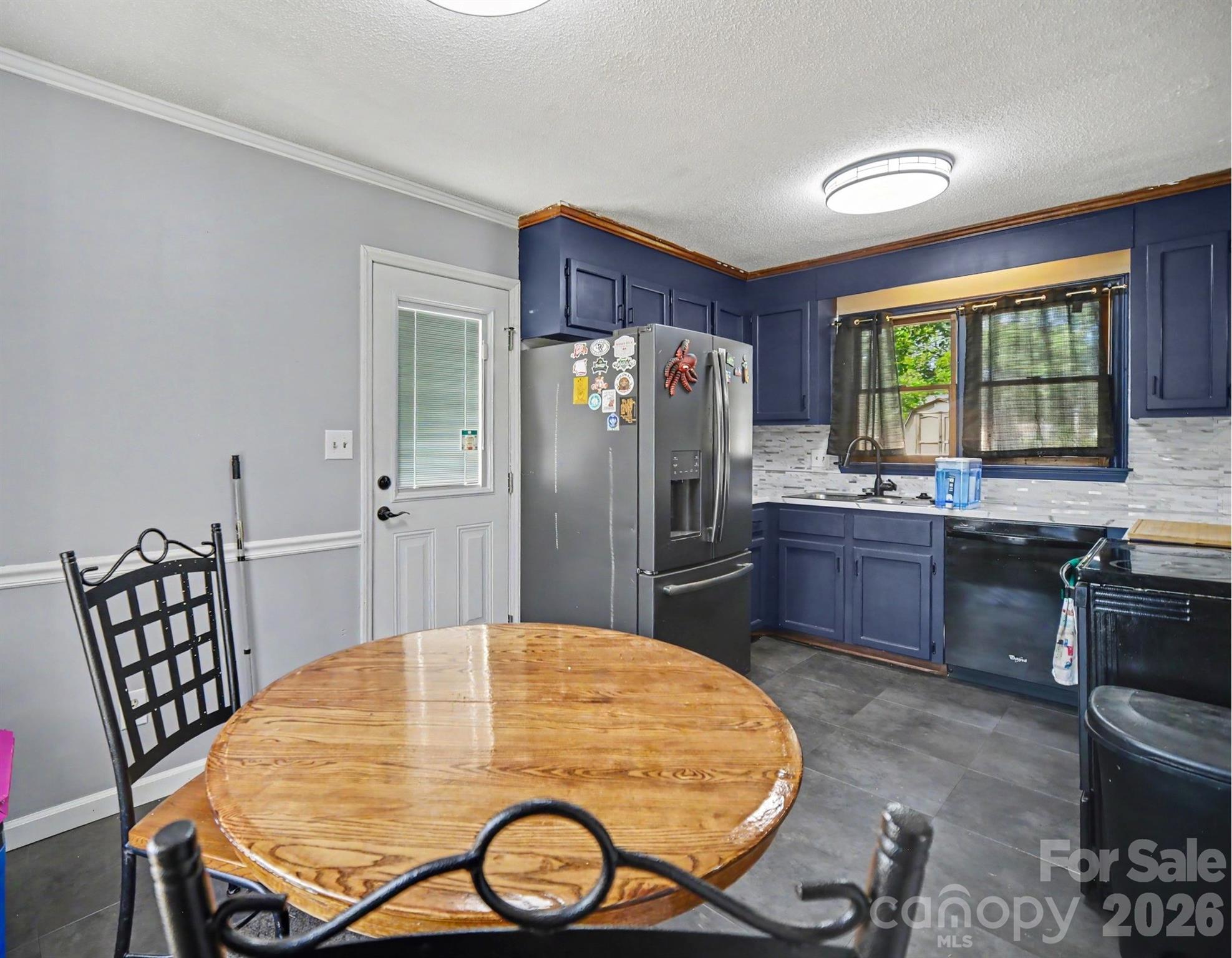 2311 Firmin Court Property Photo 6
