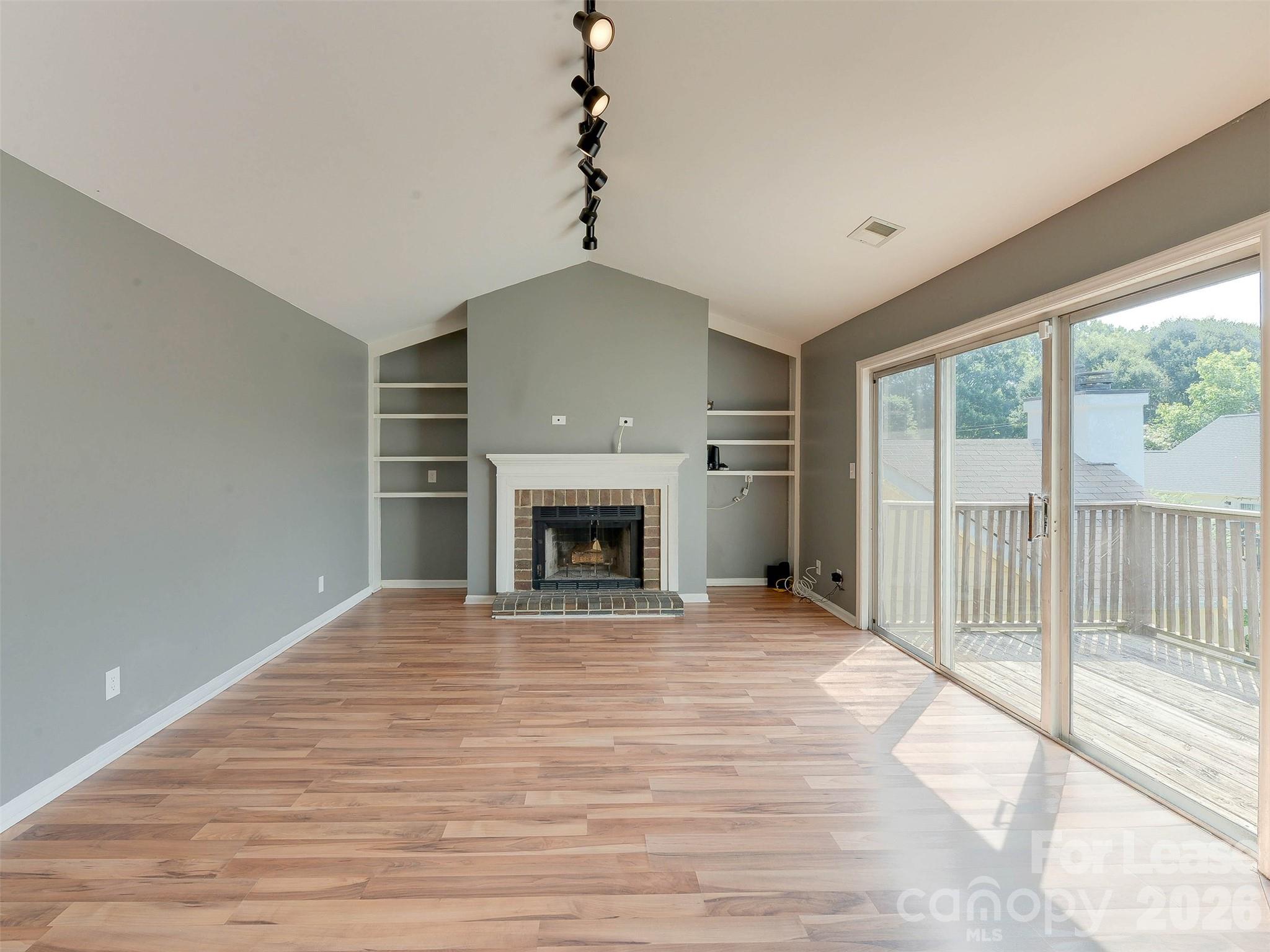 766 Marsh Road 7 Property Photo 10