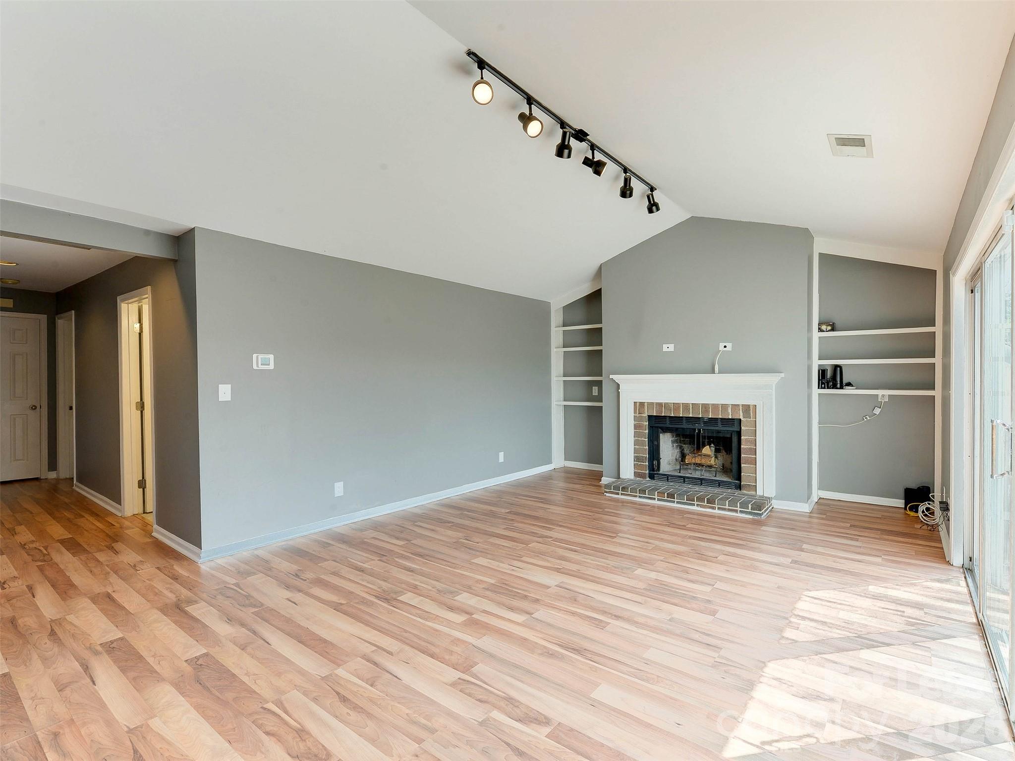 766 Marsh Road 7 Property Photo 11