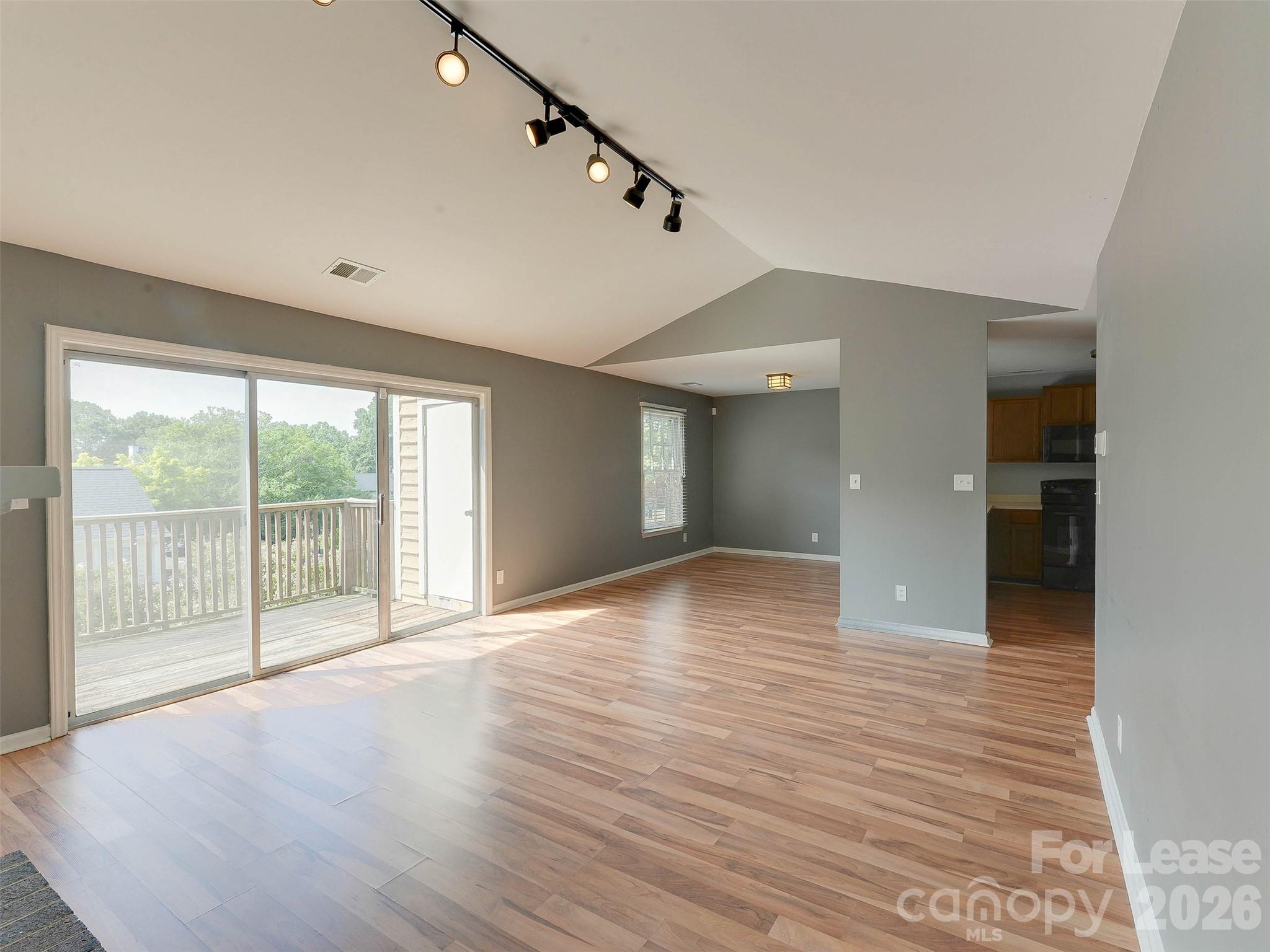 766 Marsh Road 7 Property Photo 12