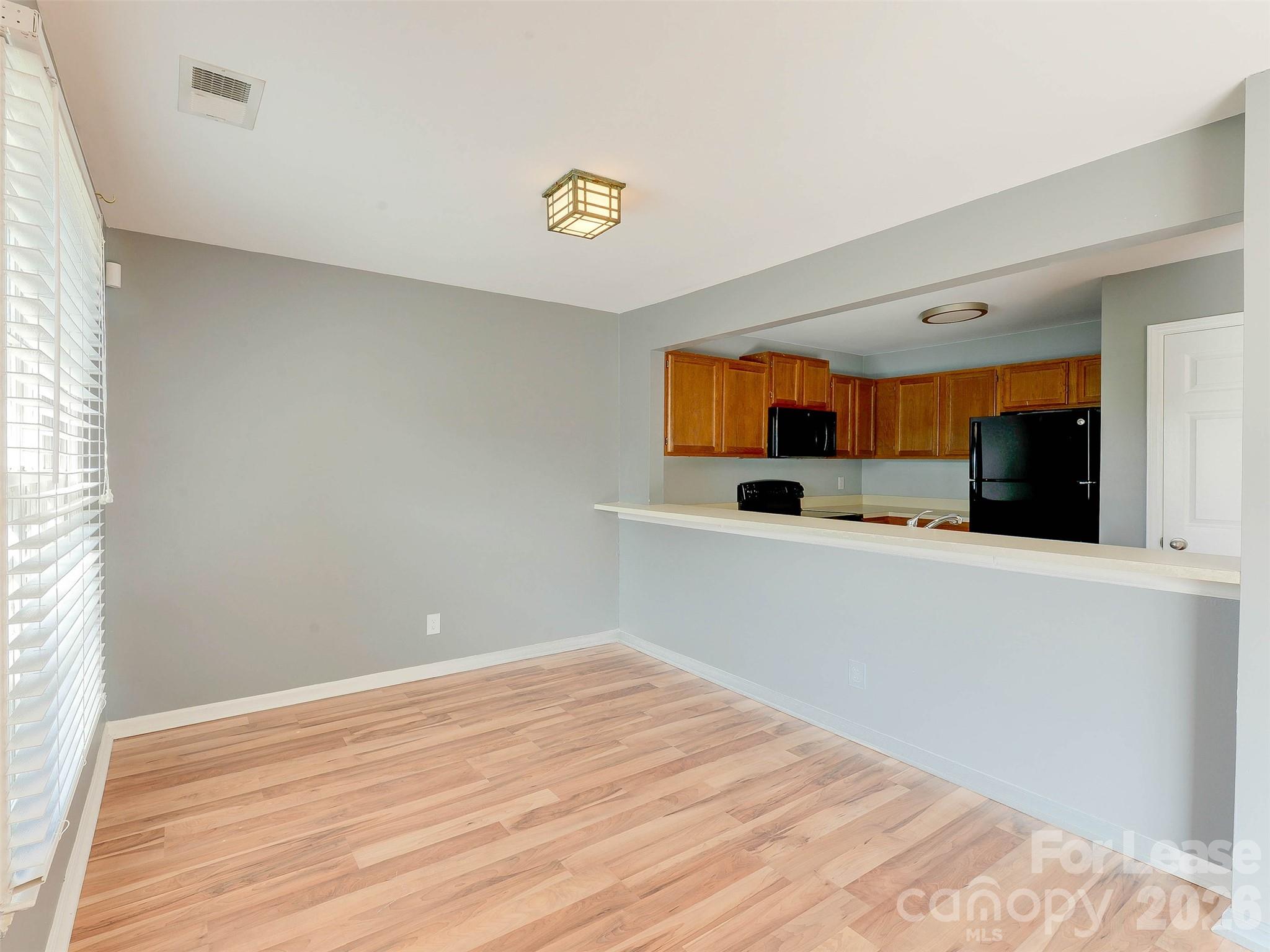 766 Marsh Road 7 Property Photo 16