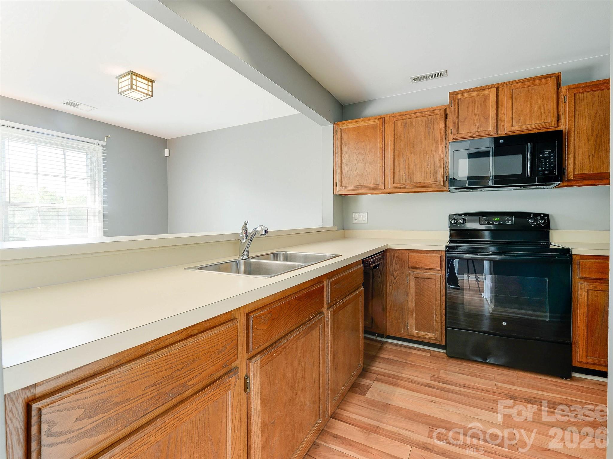 766 Marsh Road 7 Property Photo 19
