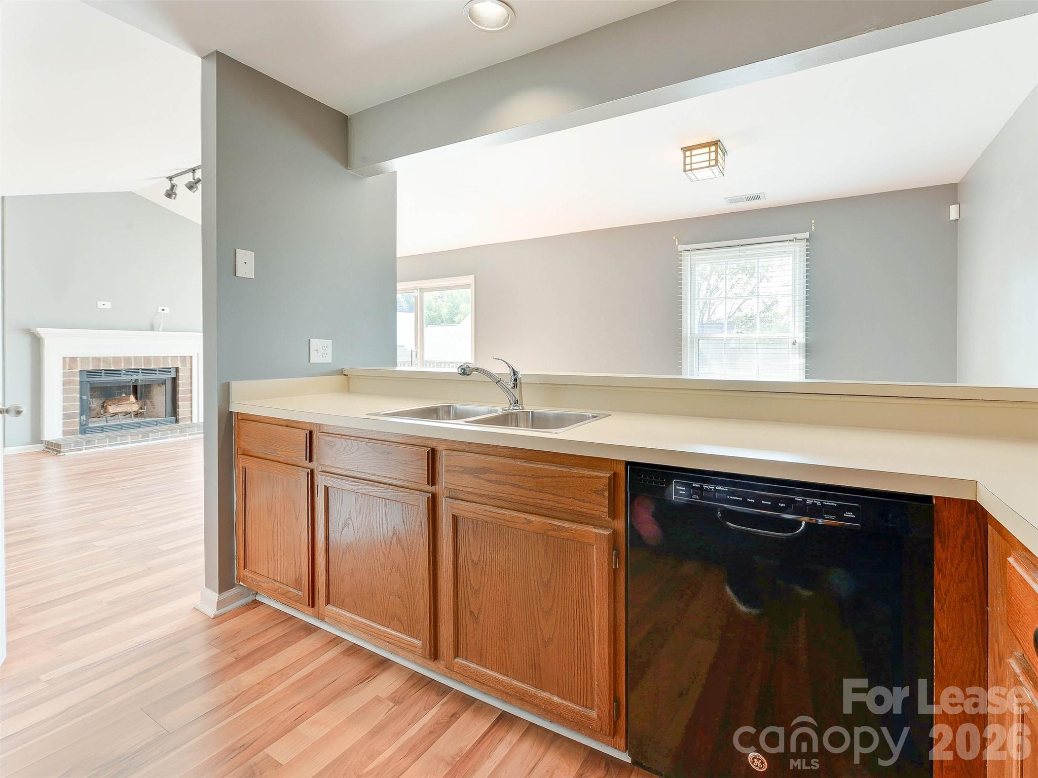 766 Marsh Road 7 Property Photo 20