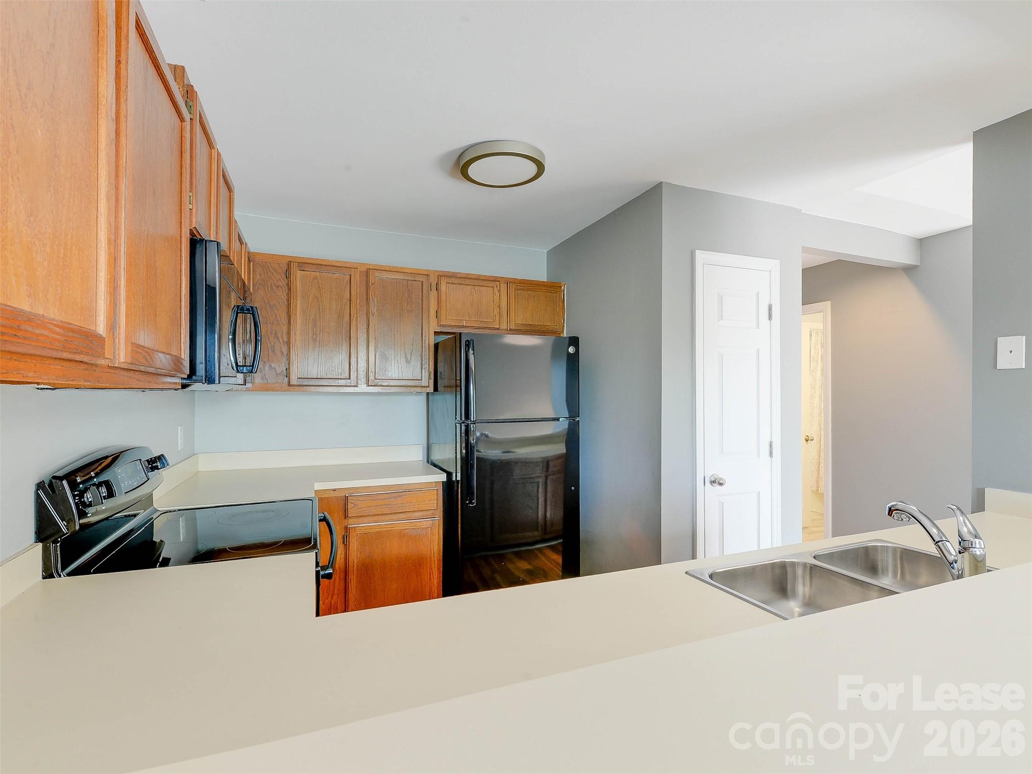 766 Marsh Road 7 Property Photo 26
