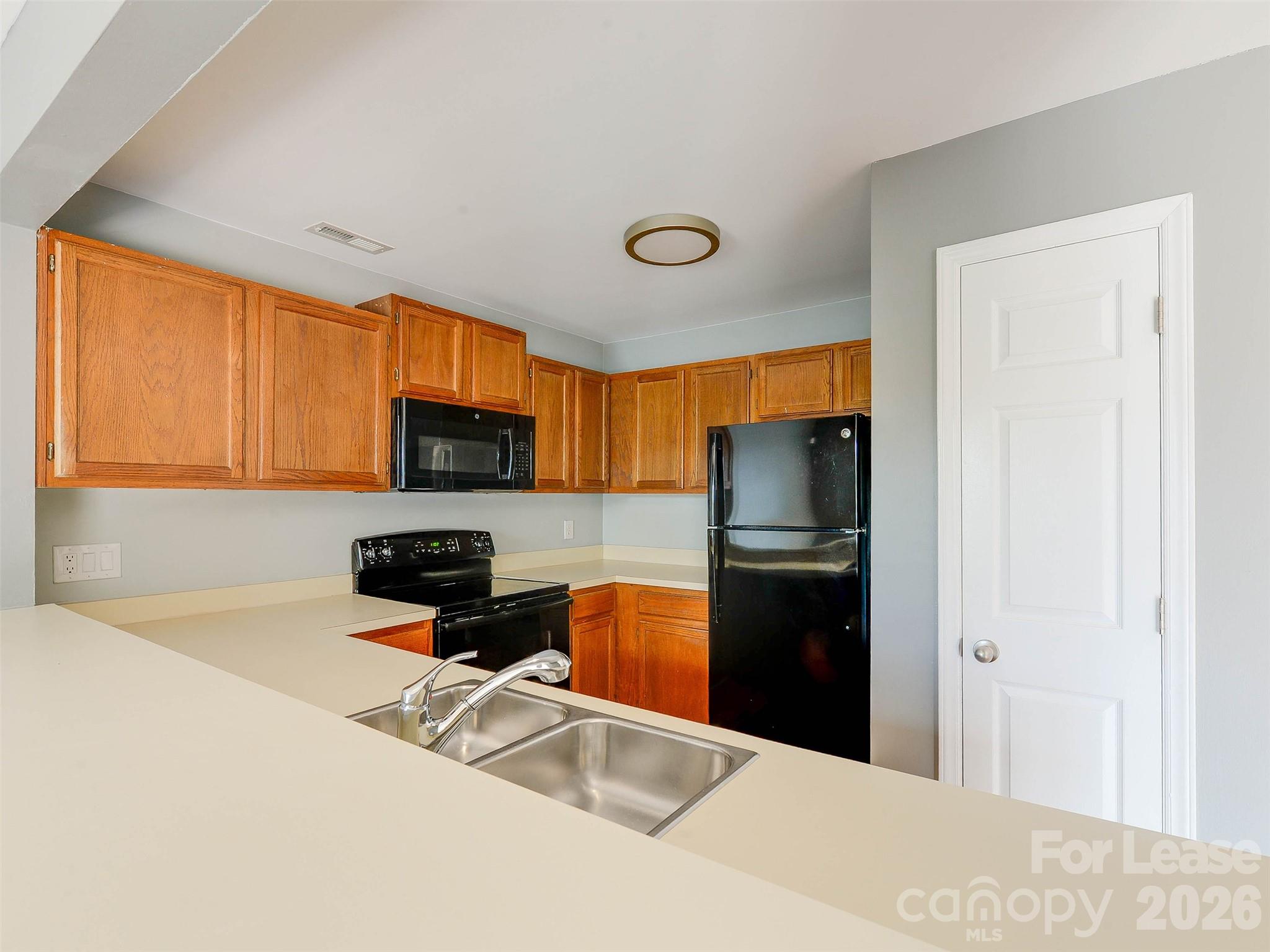 766 Marsh Road 7 Property Photo 27