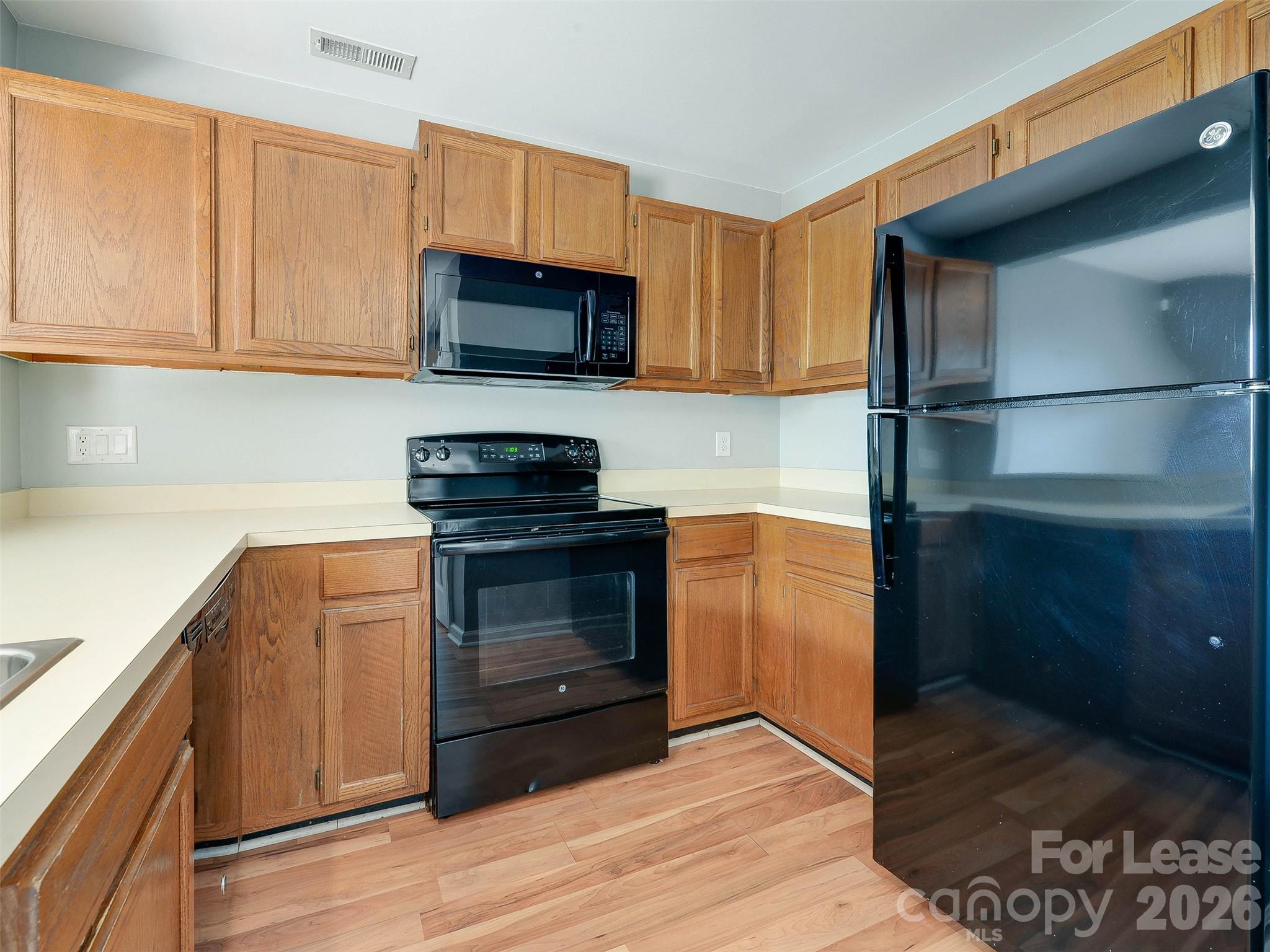 766 Marsh Road 7 Property Photo 28