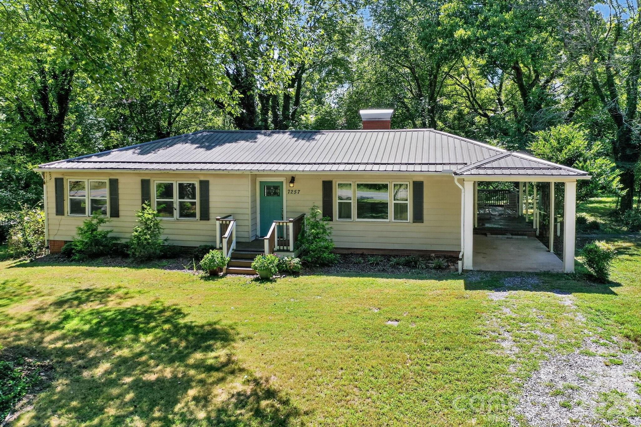 7257 Sherrills Ford Road Property Photo 2