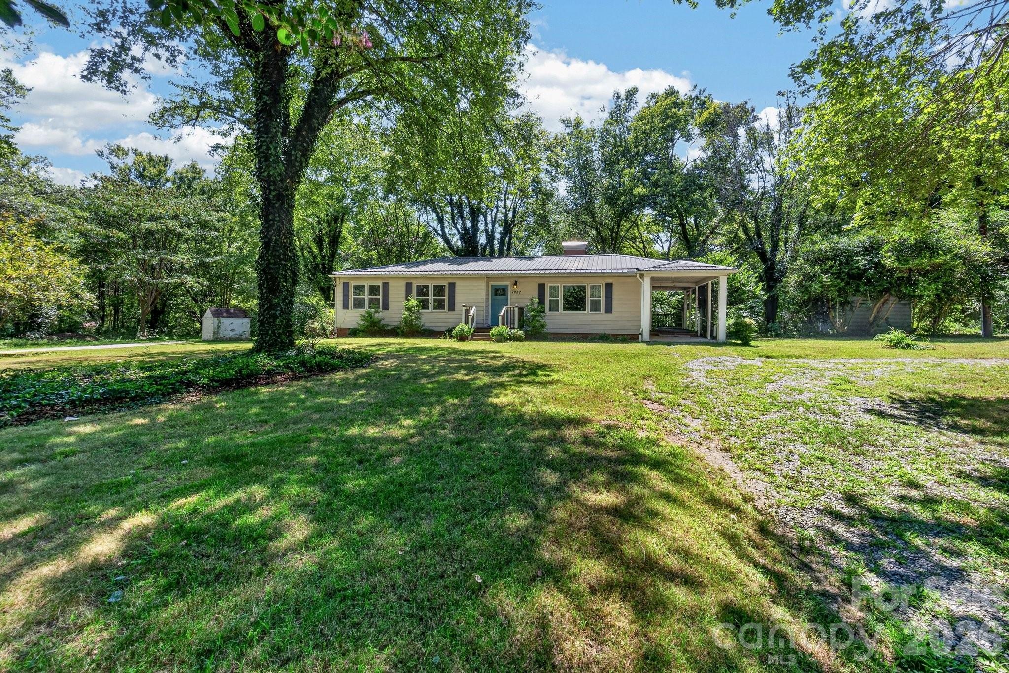 7257 Sherrills Ford Road Property Photo 3