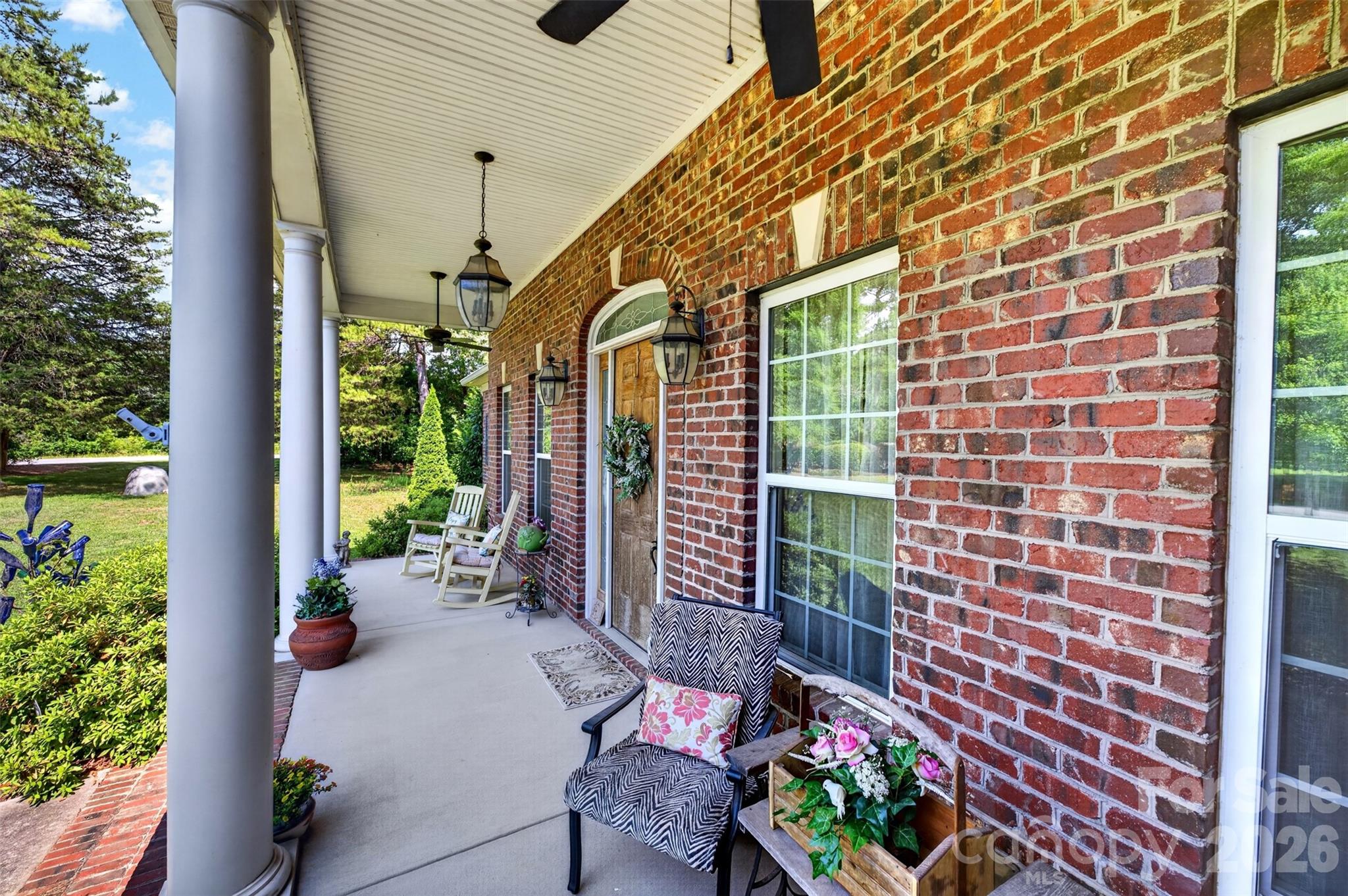 8611 Kerns Meadow Lane Property Photo 2