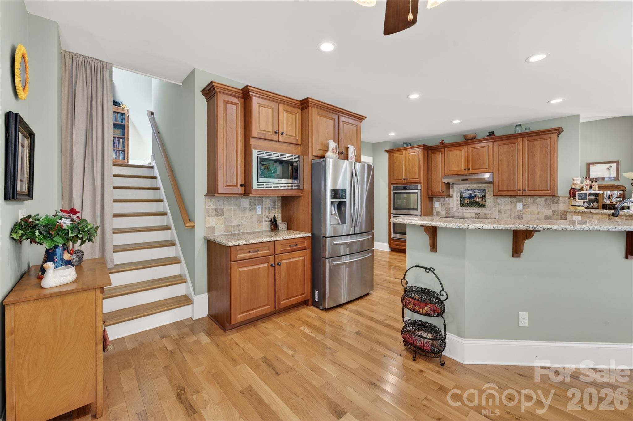 8611 Kerns Meadow Lane Property Photo 6