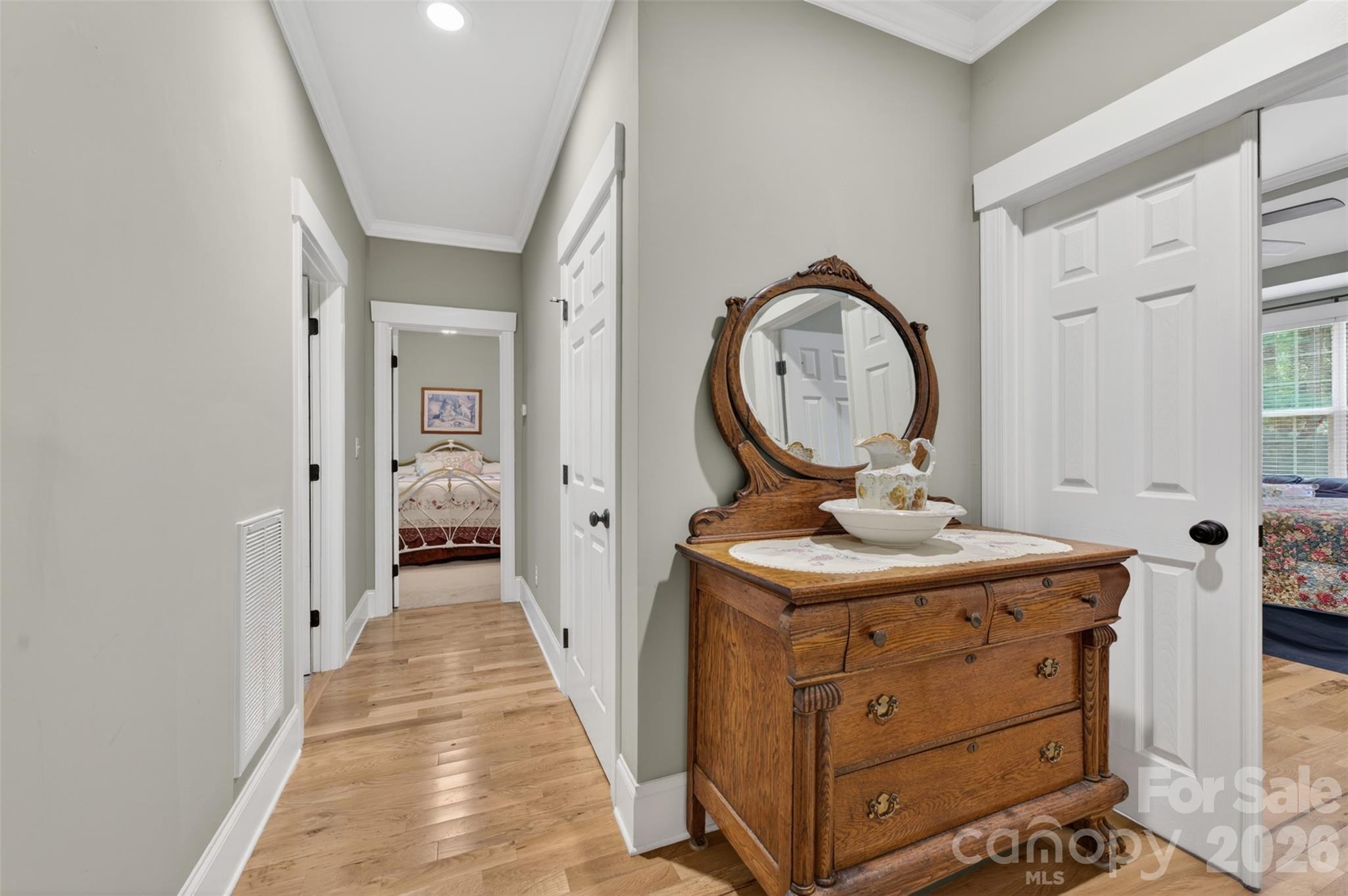 8611 Kerns Meadow Lane Property Photo 12