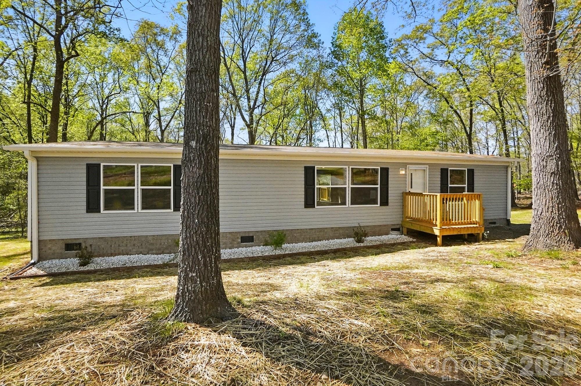 110 Matthew Drive Property Photo 1