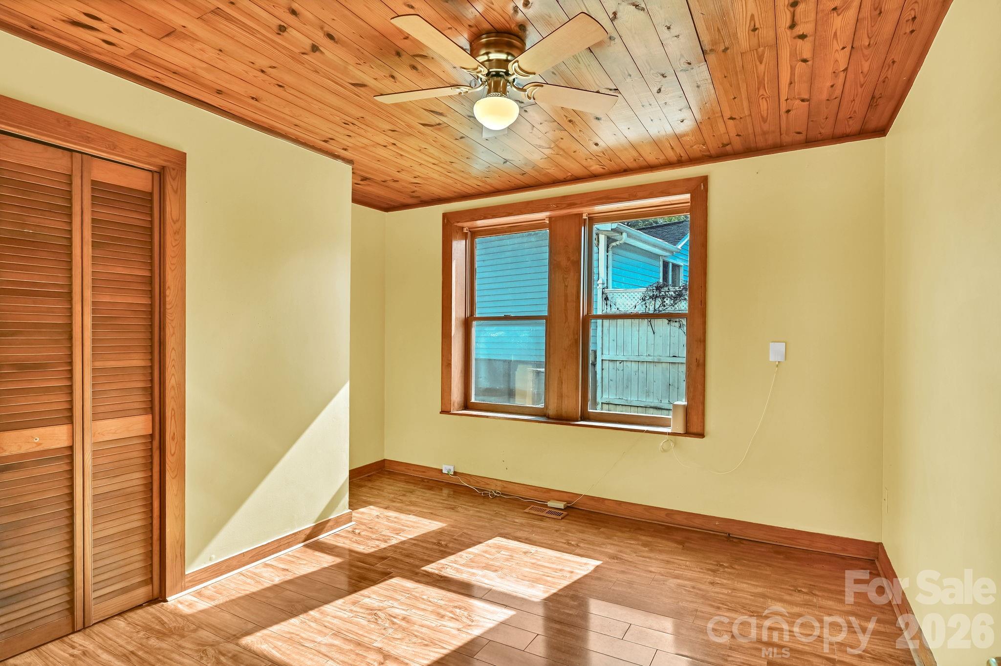 376 Fairview Road Property Photo 9