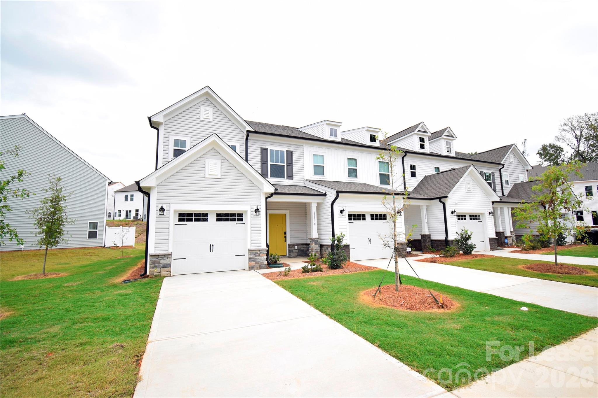 11816 Basking Drive Property Photo 1