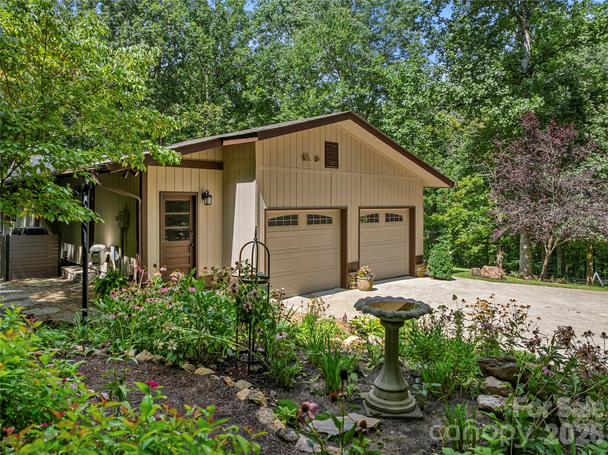 10 Brook Forest Drive Property Photo 5