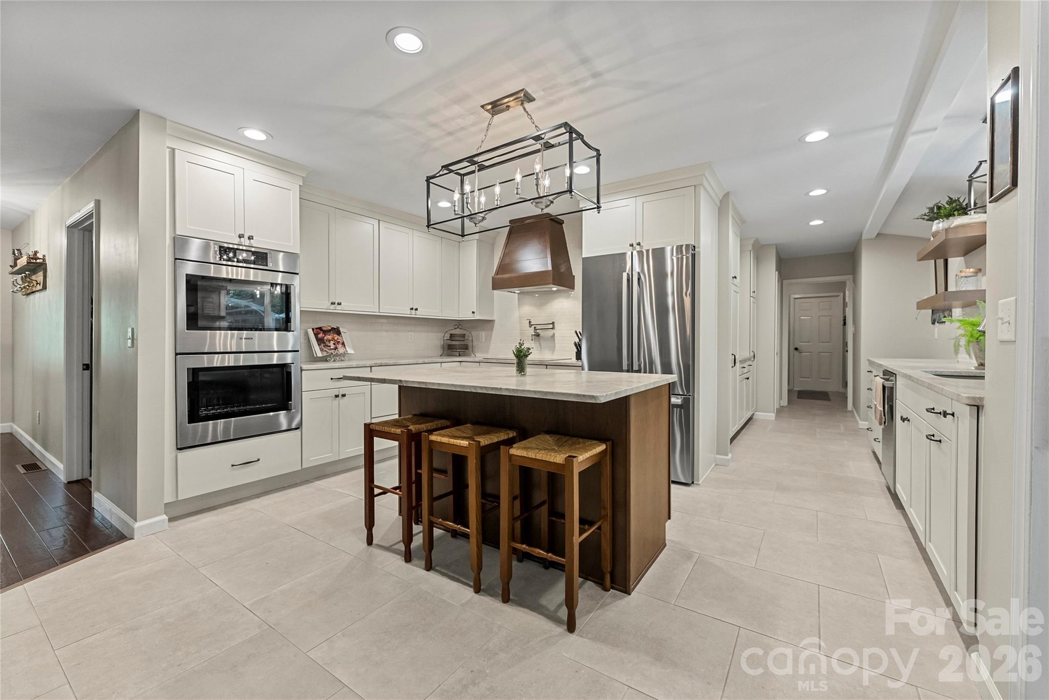 10 Brook Forest Drive Property Photo 7
