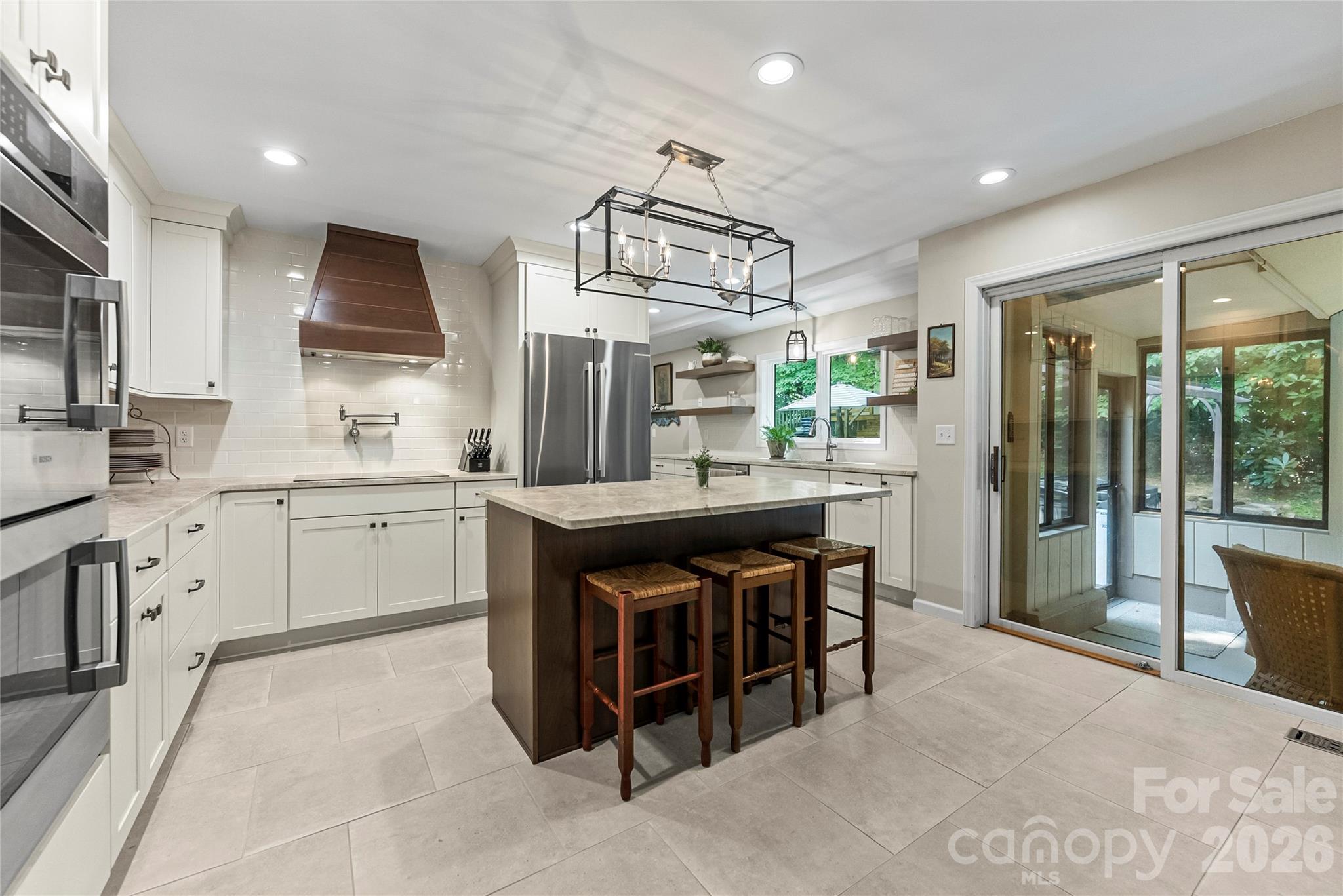 10 Brook Forest Drive Property Photo 8