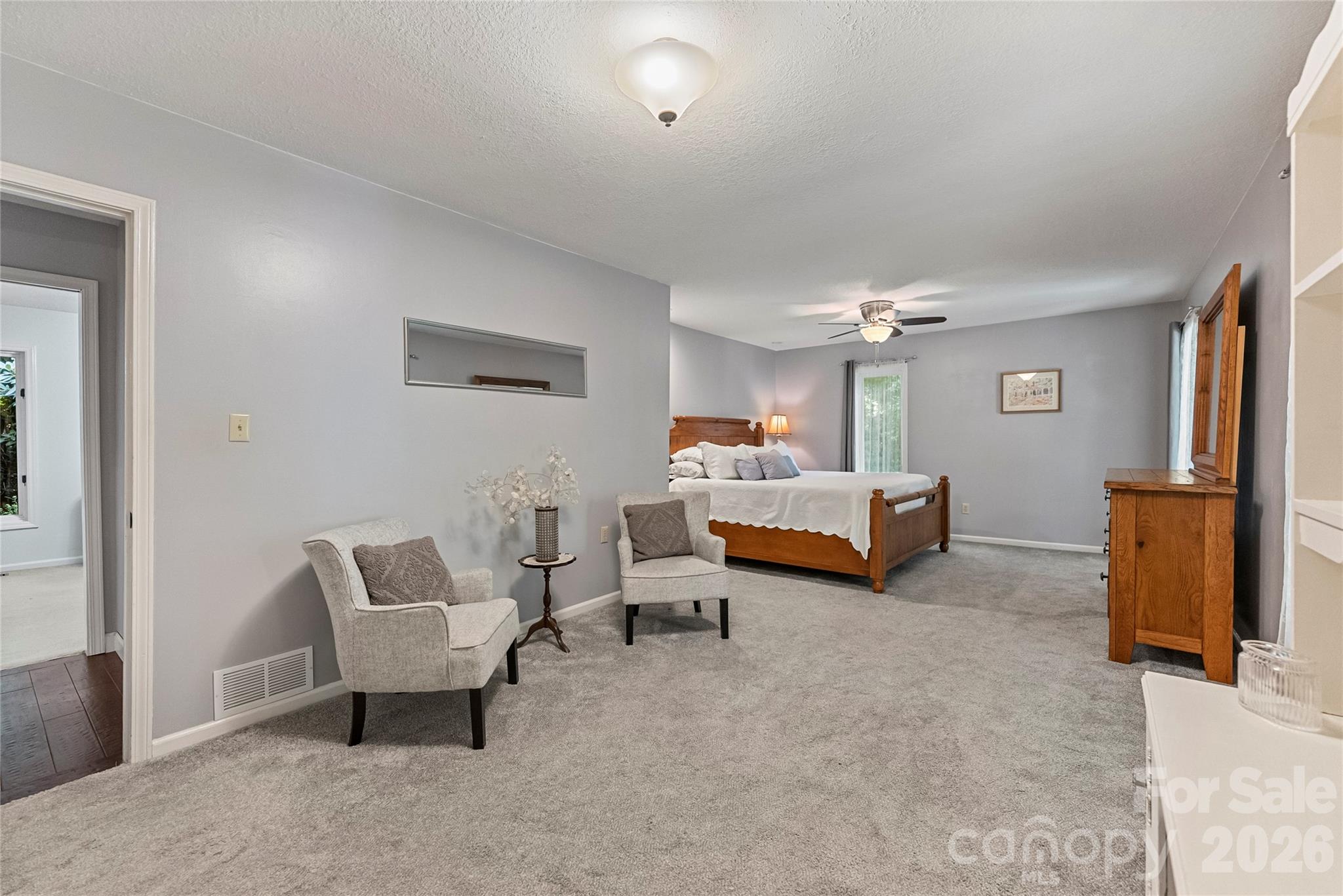 10 Brook Forest Drive Property Photo 12