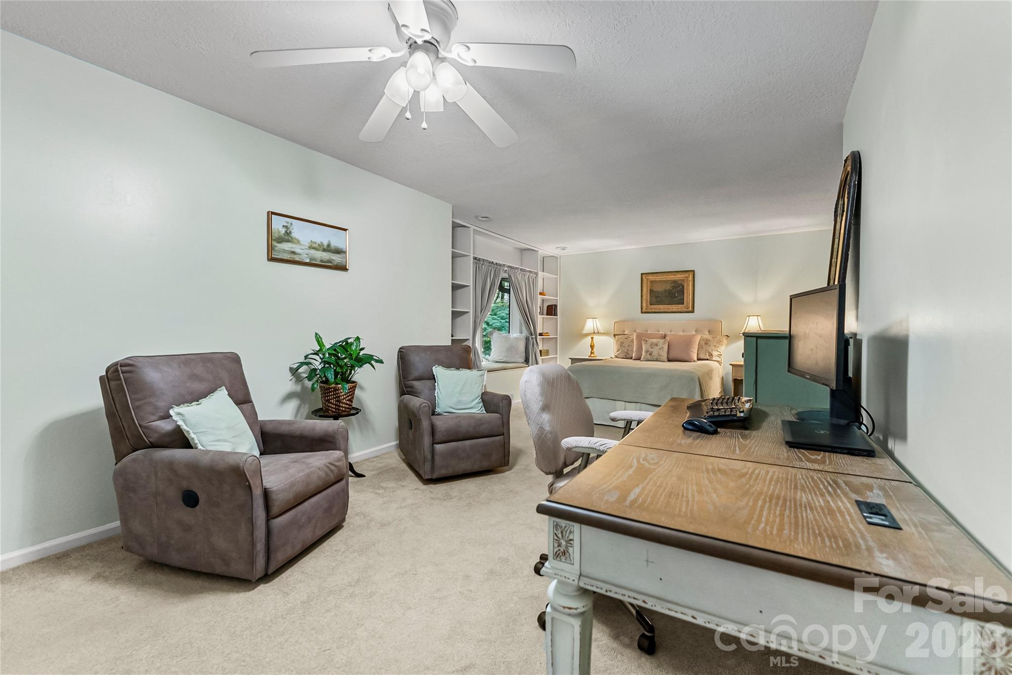 10 Brook Forest Drive Property Photo 17