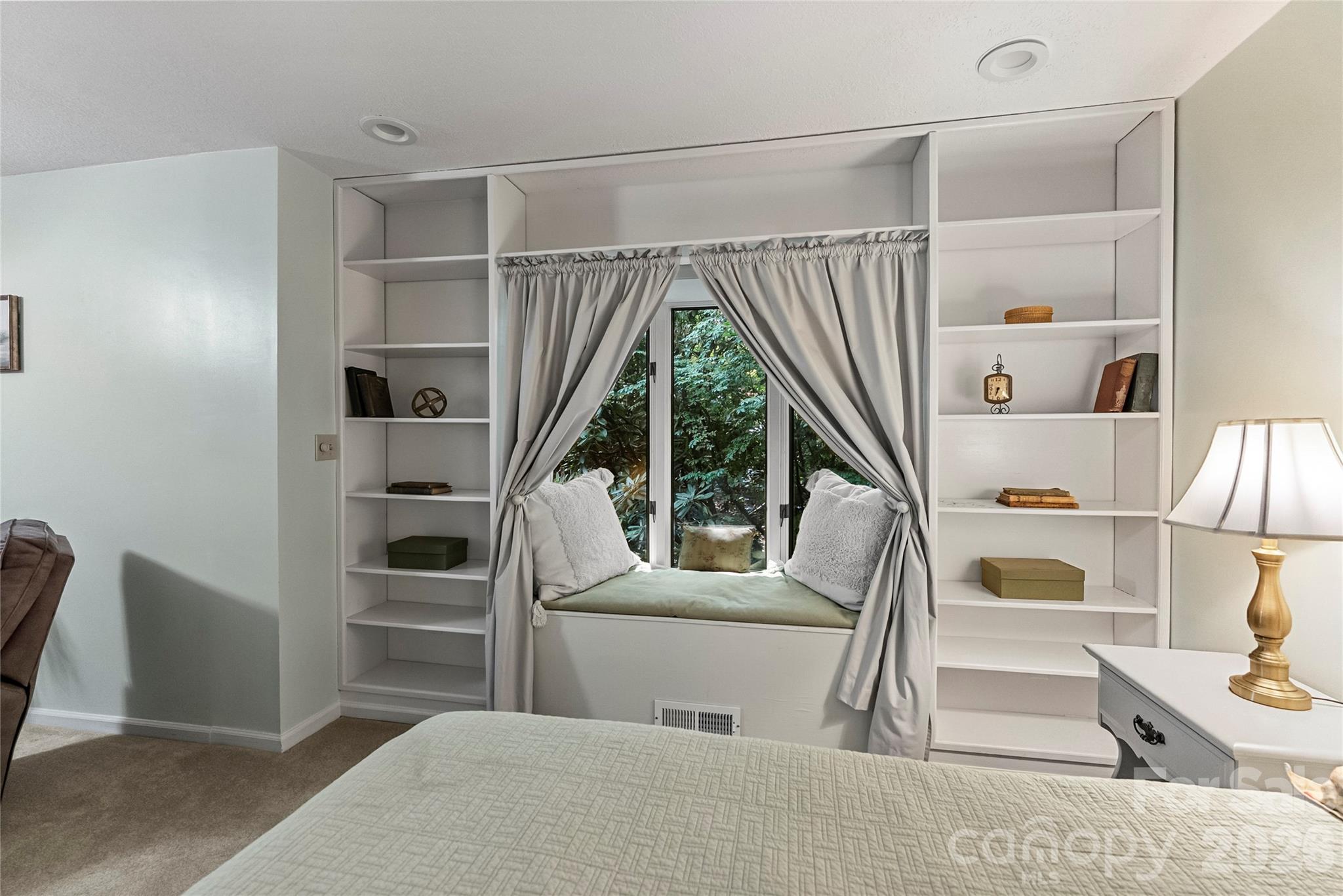 10 Brook Forest Drive Property Photo 19