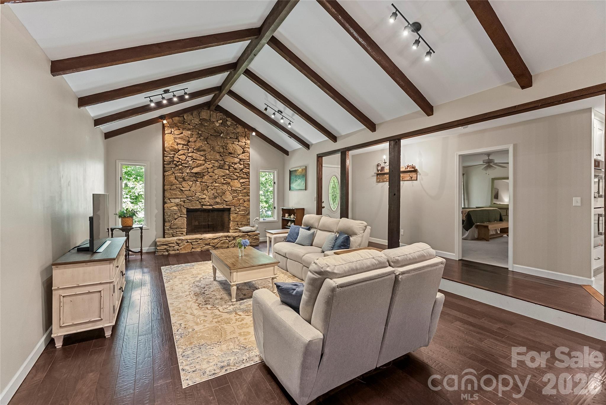 10 Brook Forest Drive Property Photo 21