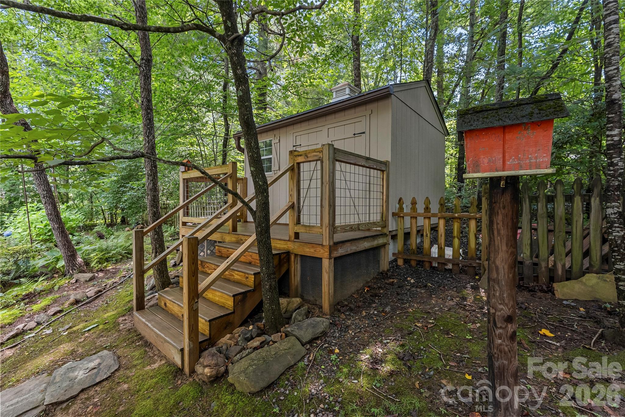 10 Brook Forest Drive Property Photo 35