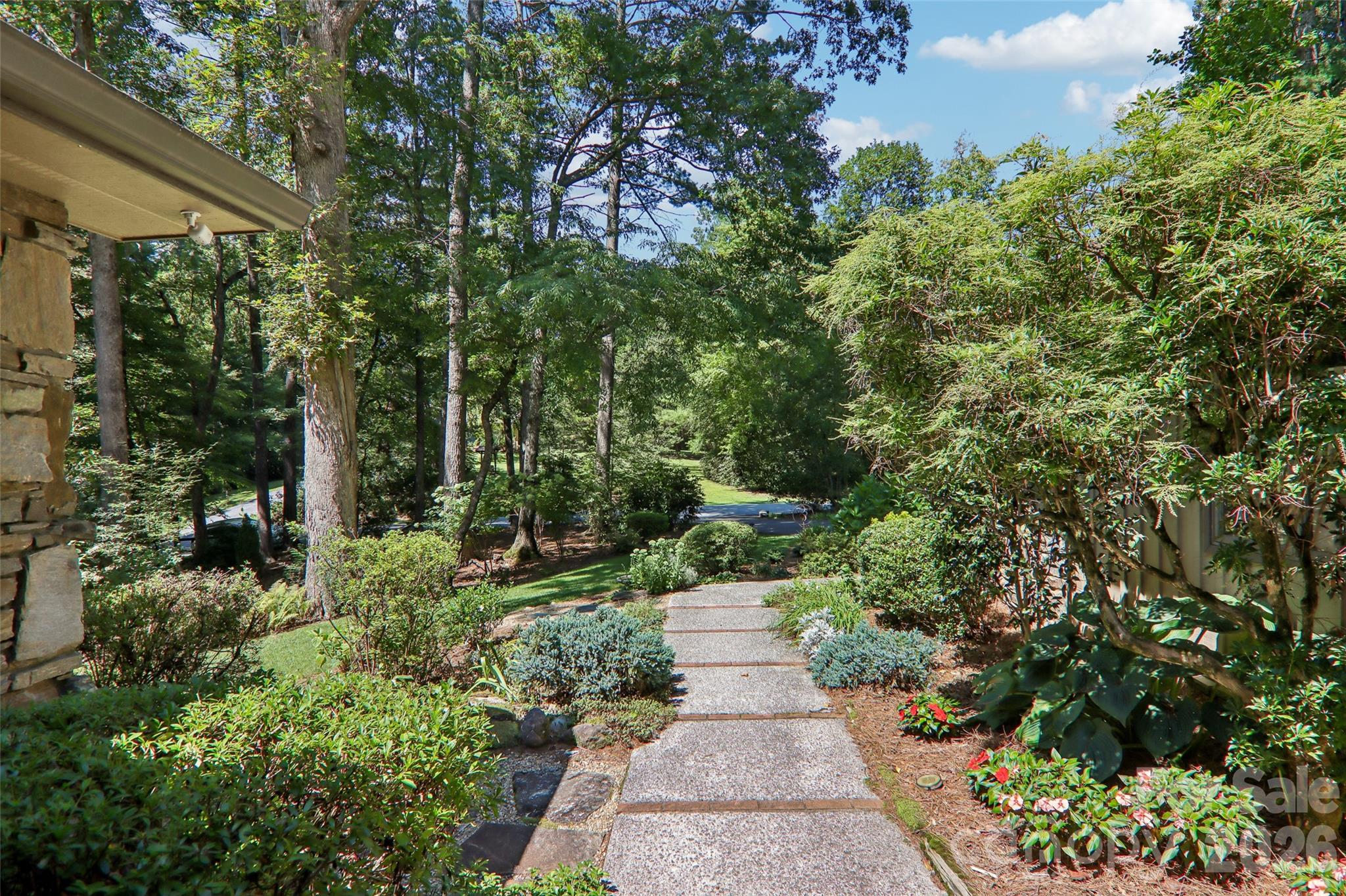 133 Larchmont Drive Property Photo 2