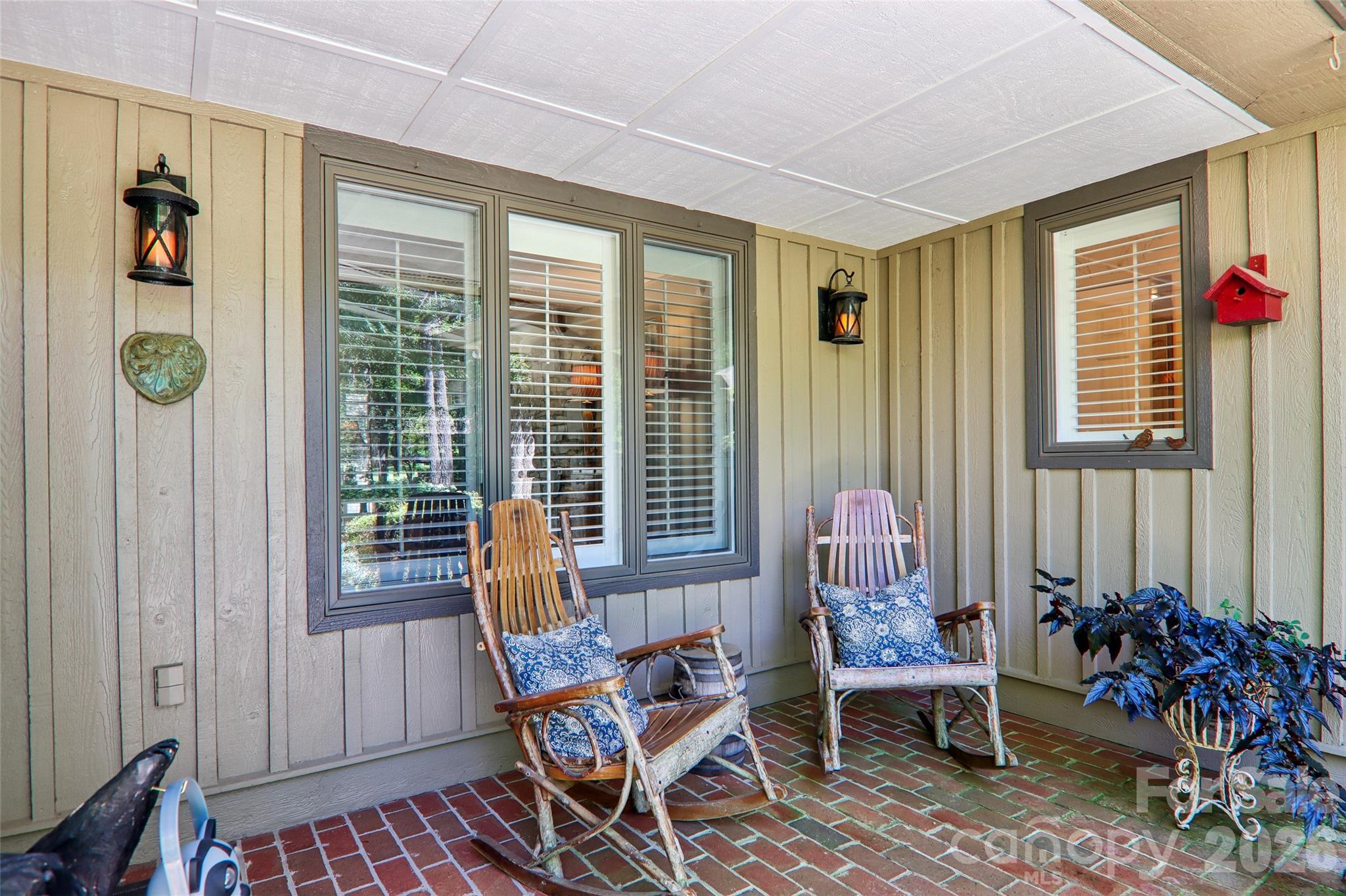 133 Larchmont Drive Property Photo 3