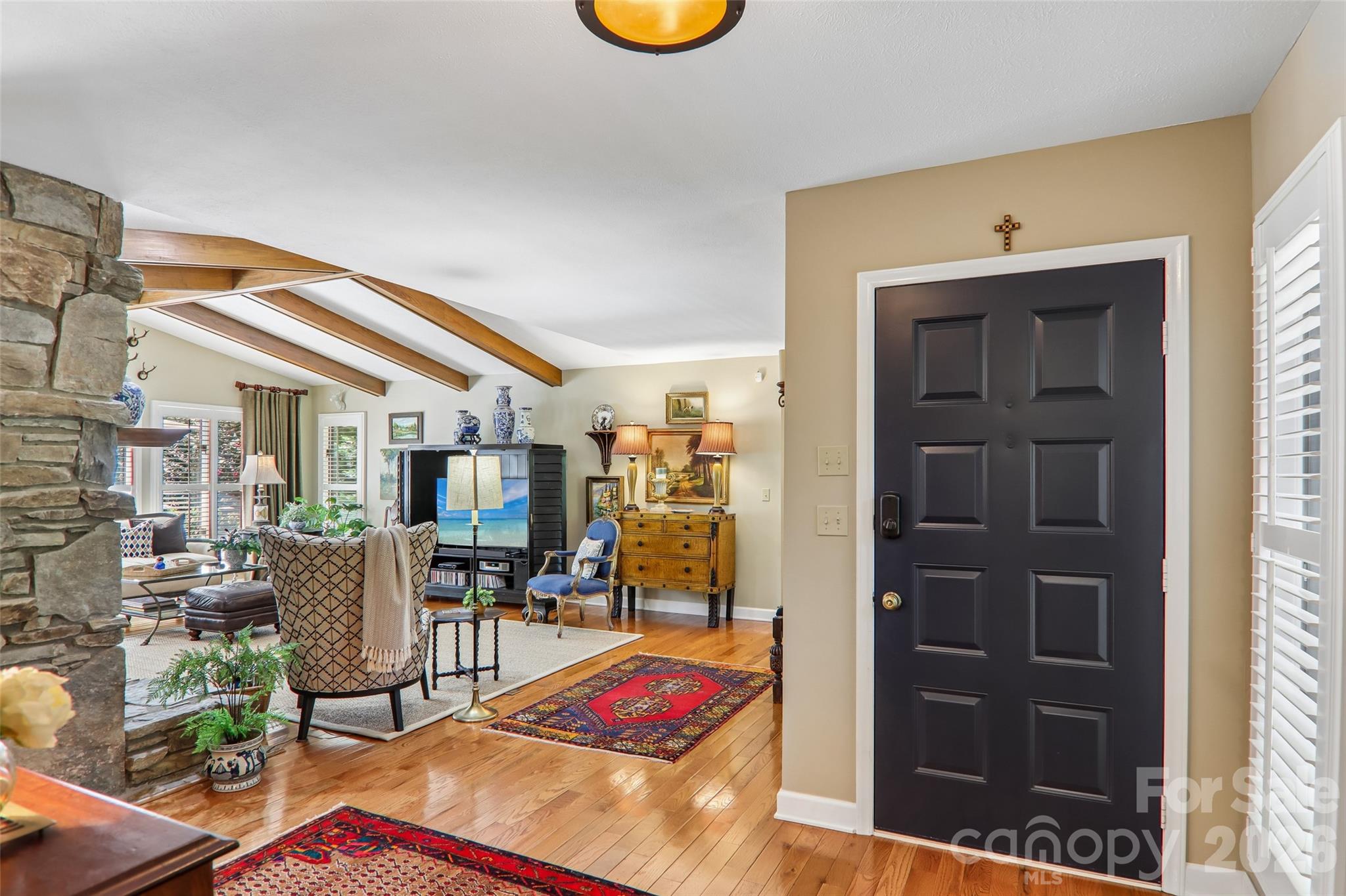 133 Larchmont Drive Property Photo 4