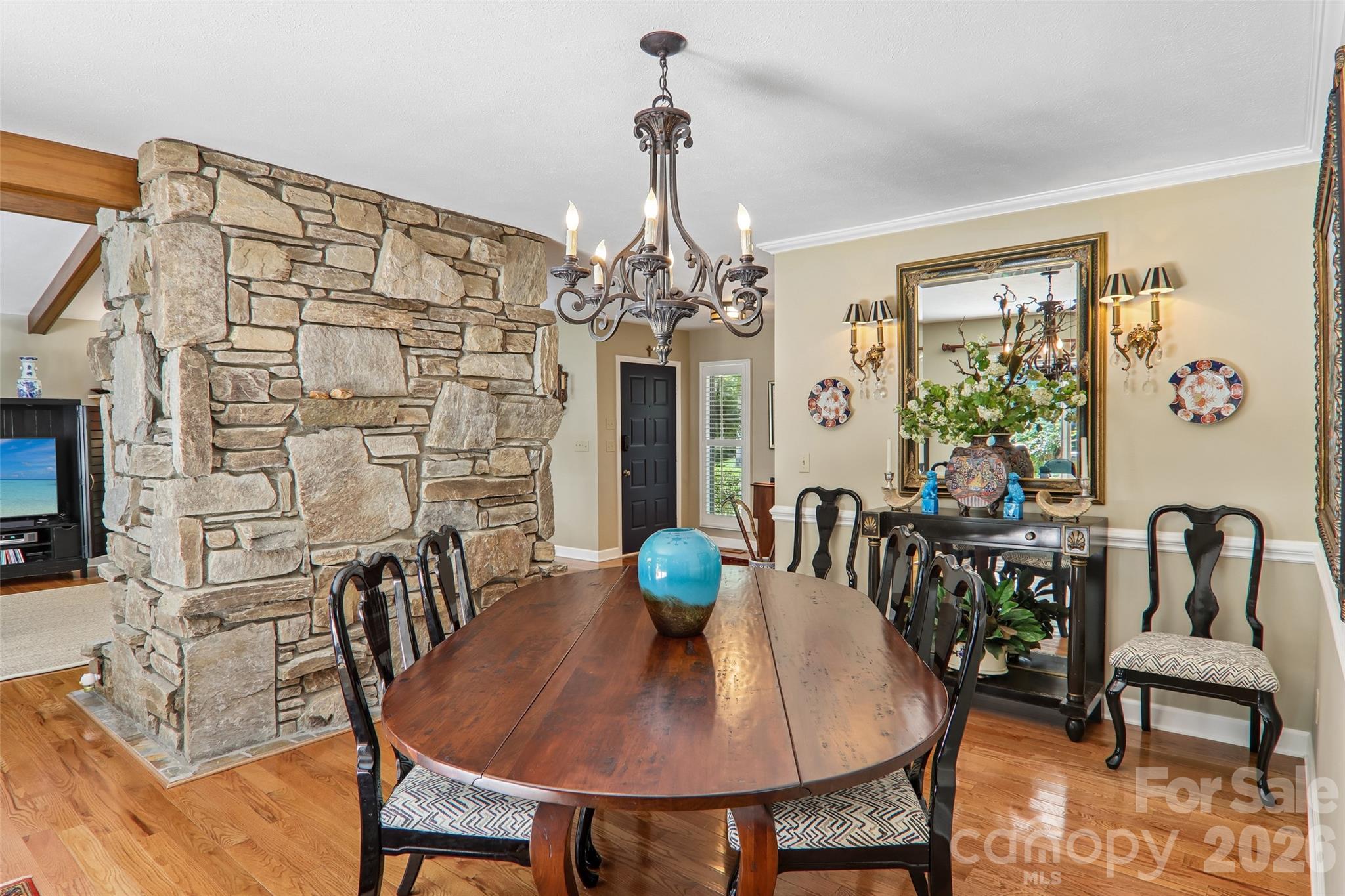 133 Larchmont Drive Property Photo 8