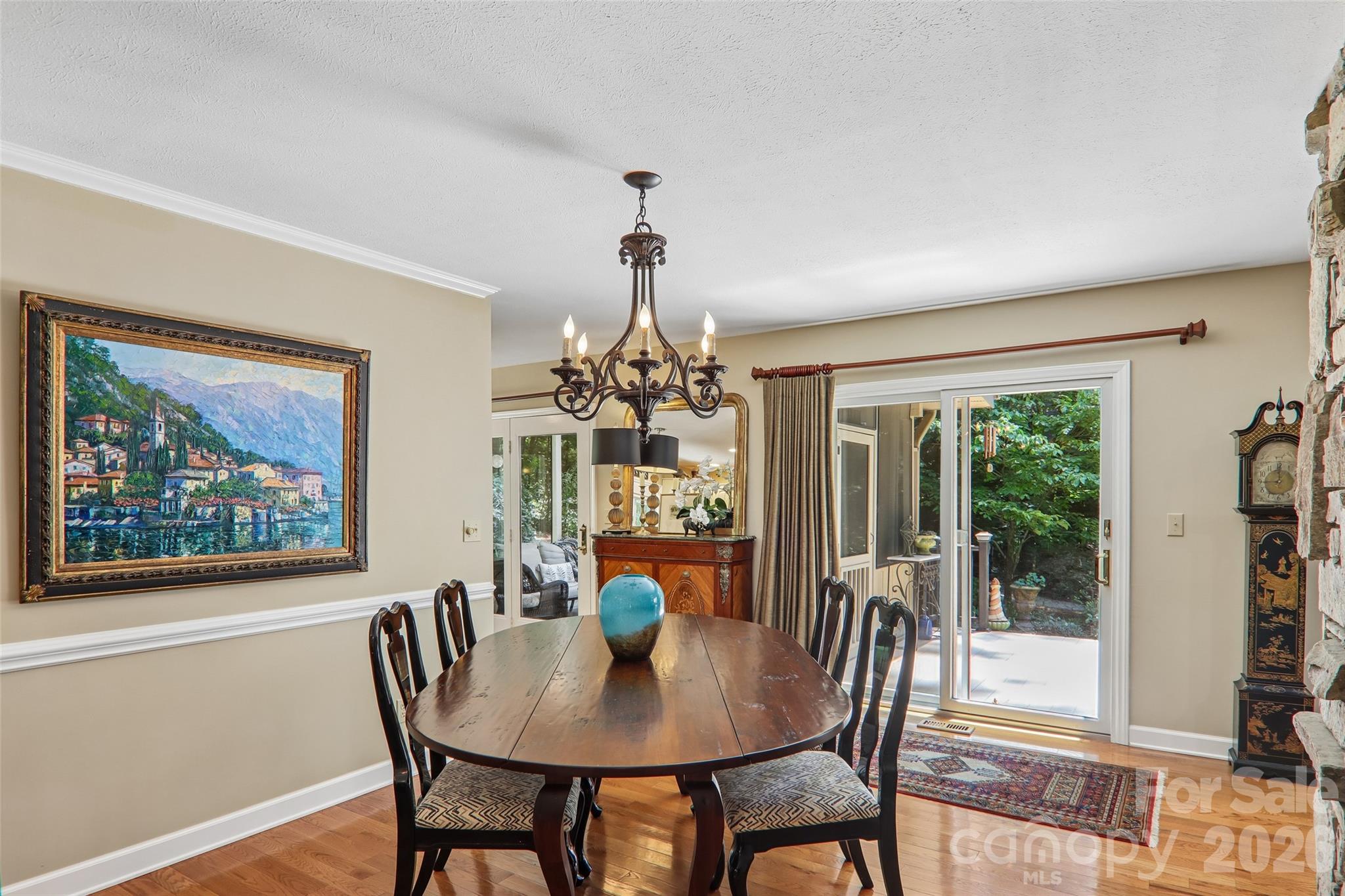 133 Larchmont Drive Property Photo 9