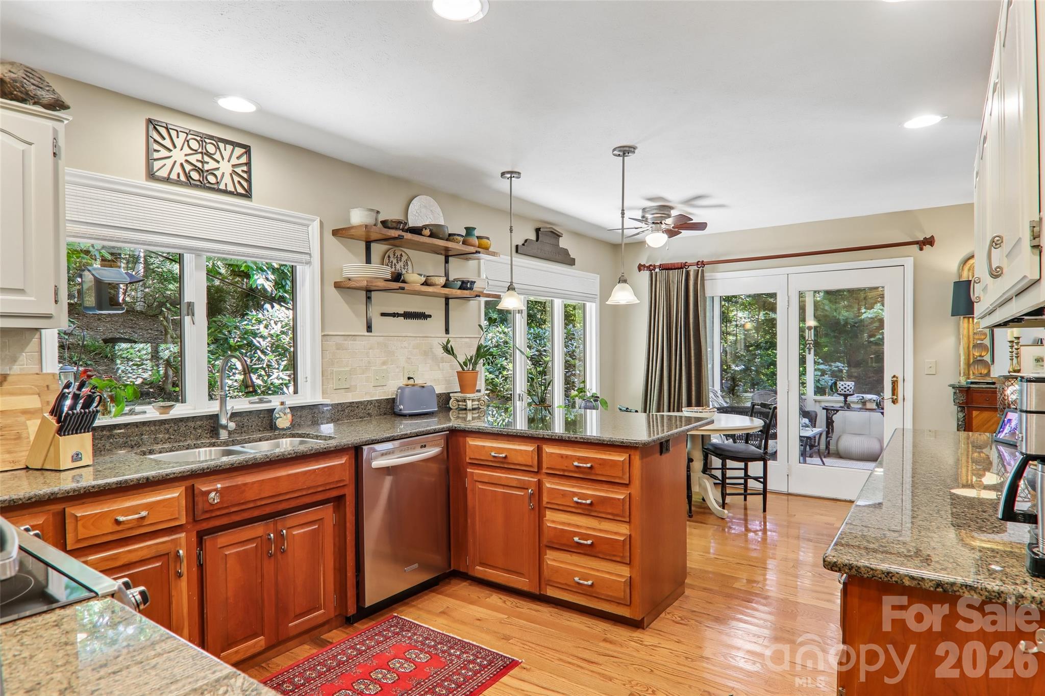 133 Larchmont Drive Property Photo 12
