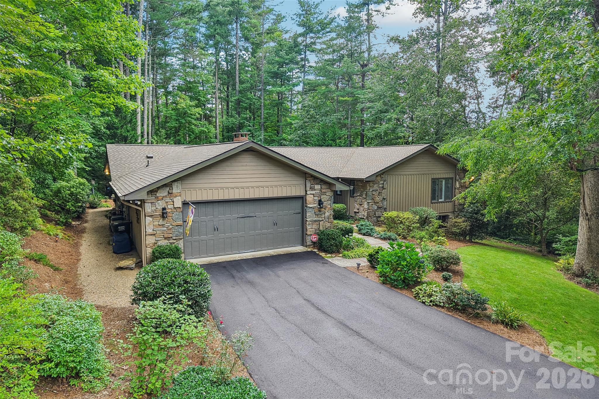 133 Larchmont Drive Property Photo 33