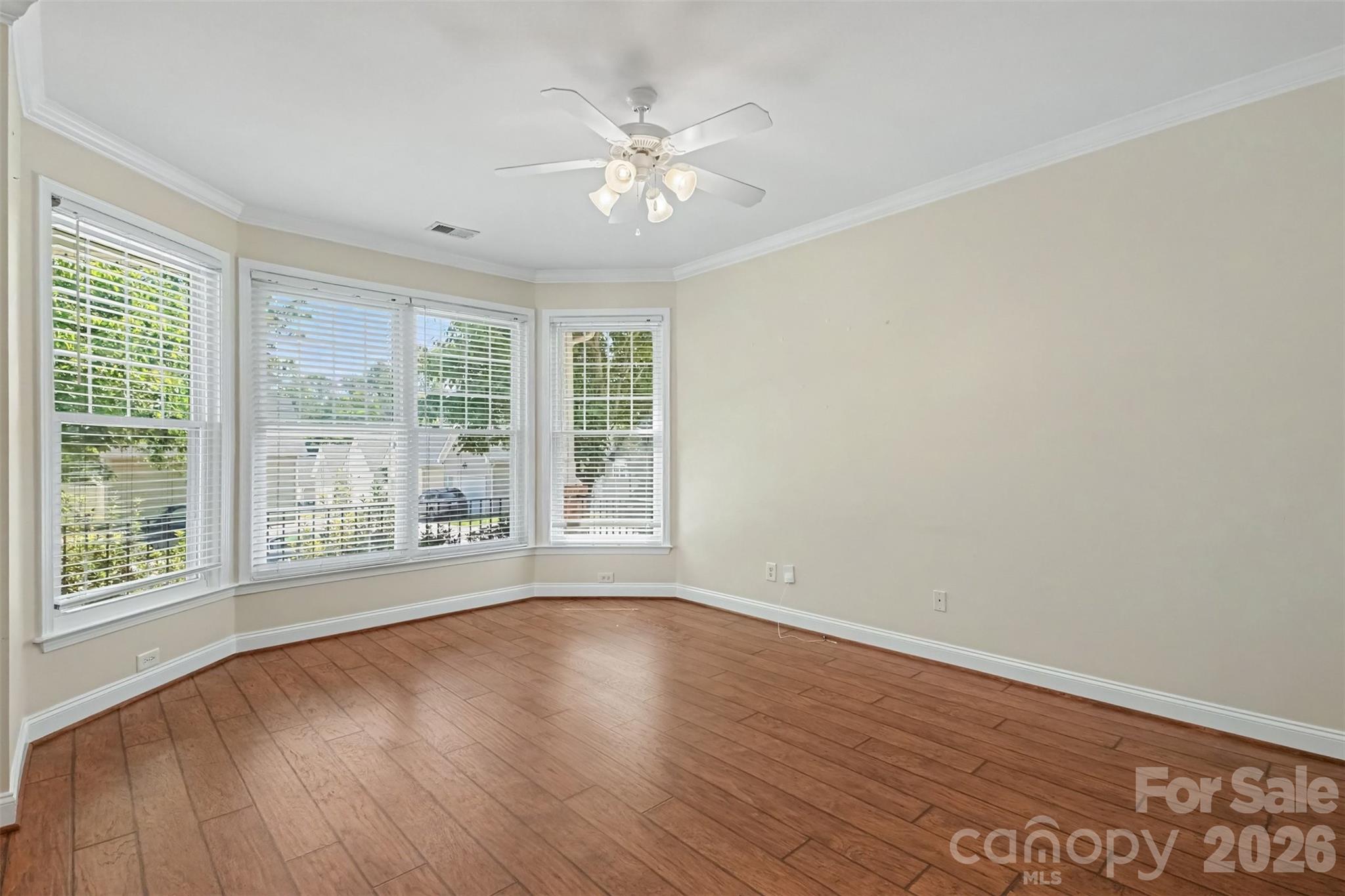 9910 Westmoreland Road Property Photo 8