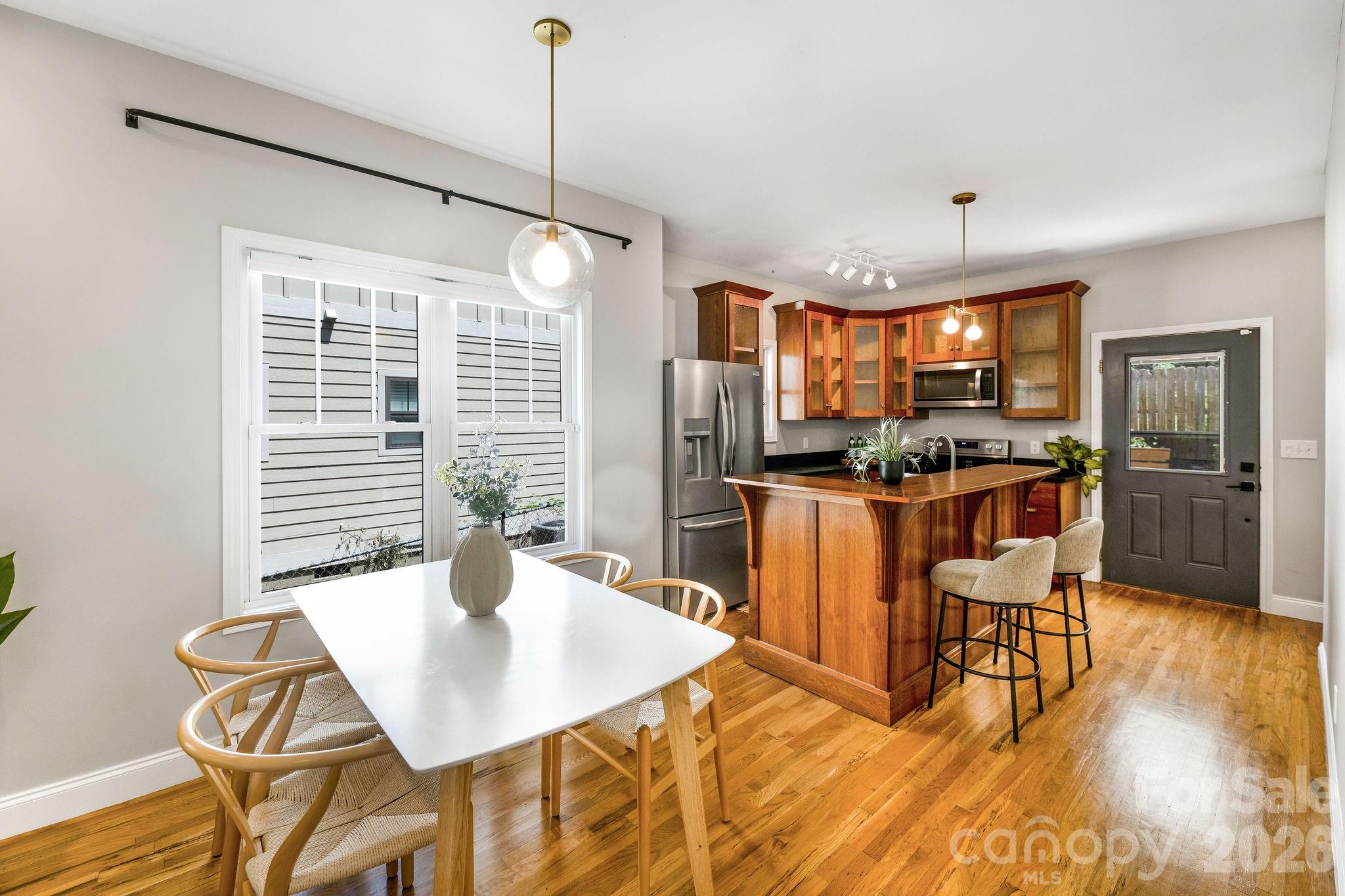 92 Martin Avenue A Property Photo 14