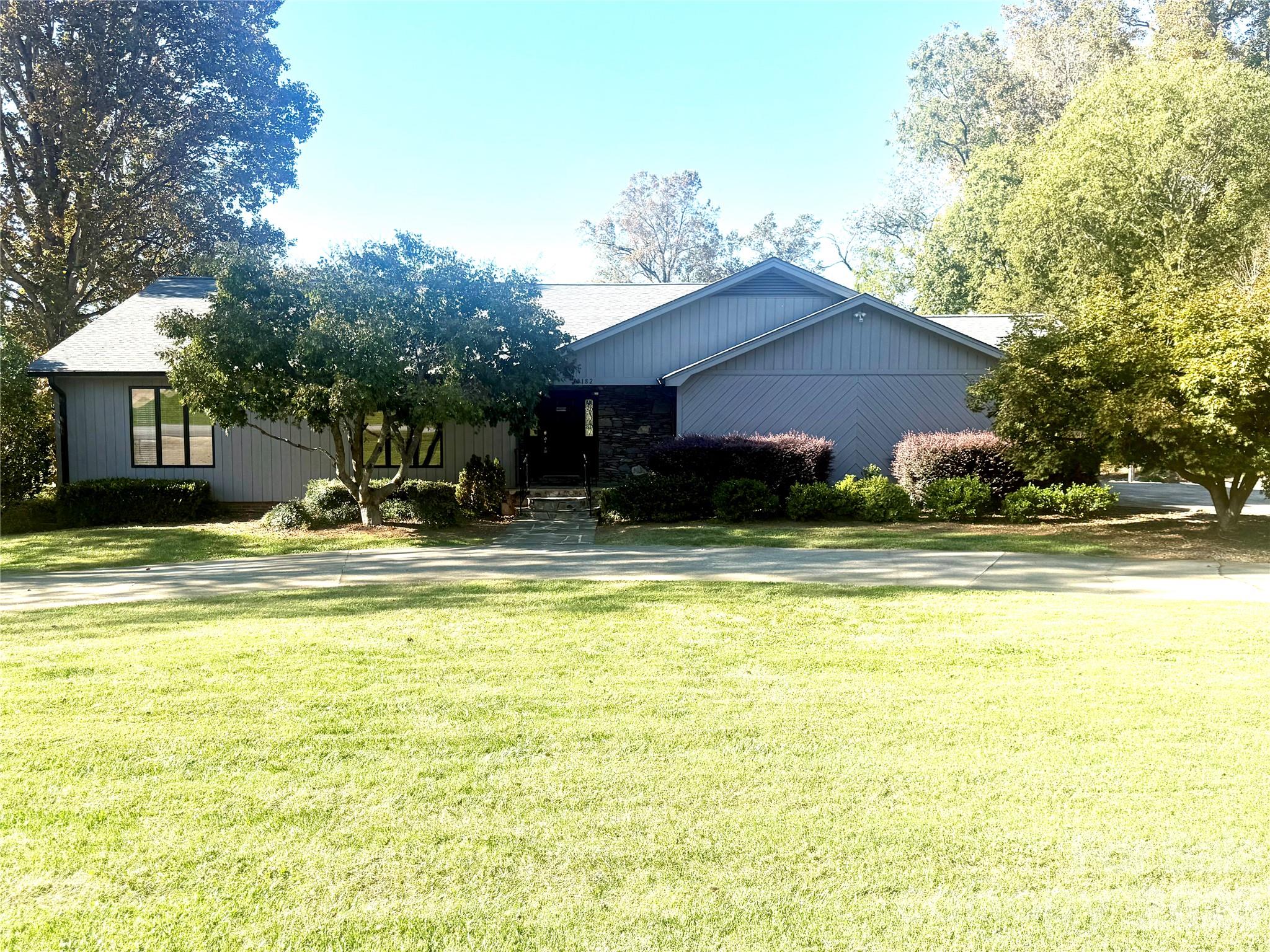 3182 Ninth Tee Drive Property Photo 1