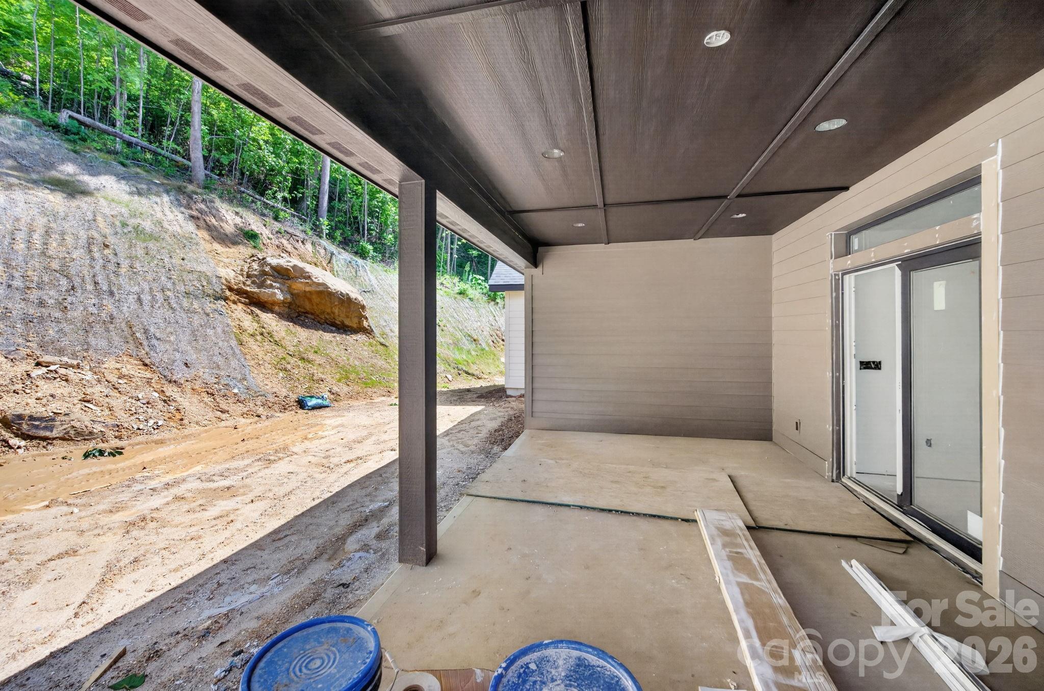 158 Twin Courts Drive Property Photo 8