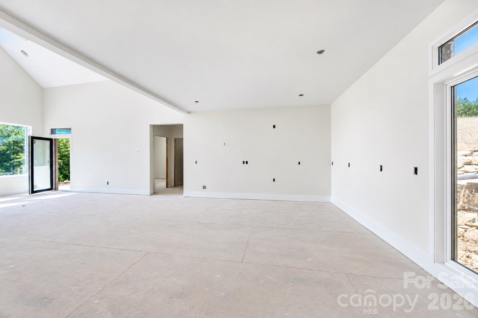 158 Twin Courts Drive Property Photo 9