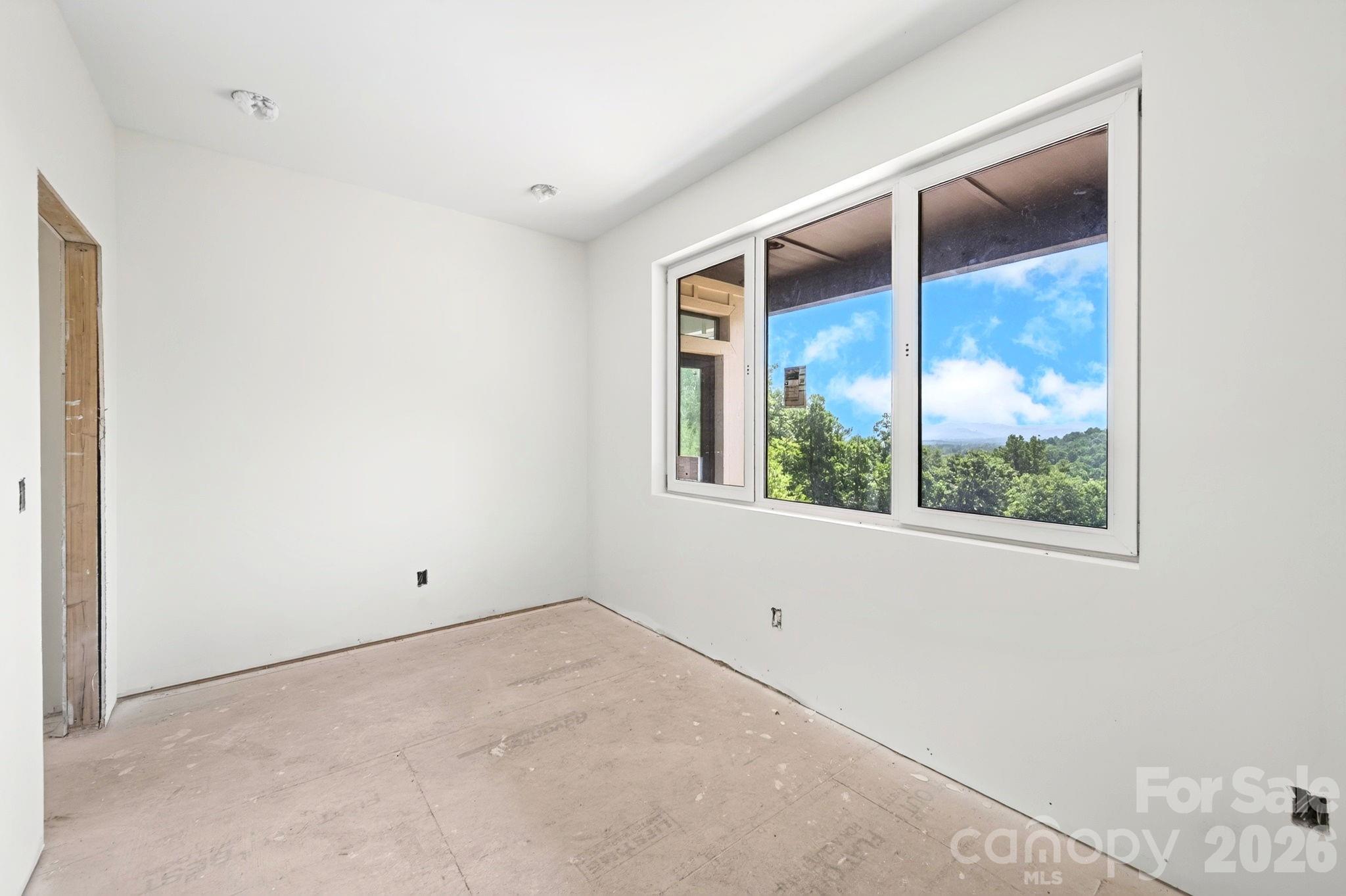 158 Twin Courts Drive Property Photo 14