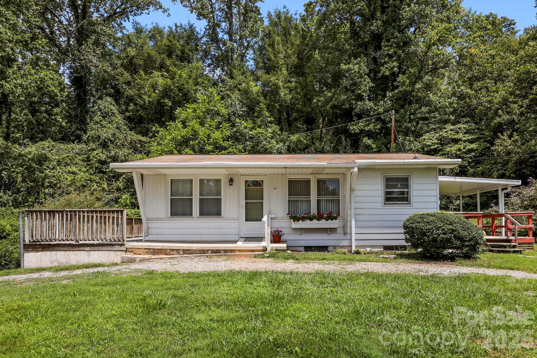 27 McGee Circle Property Photo 1