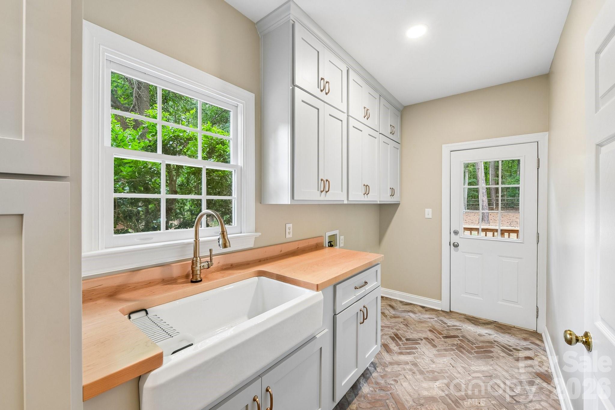 4123 Mountain Cove Drive Property Photo 16