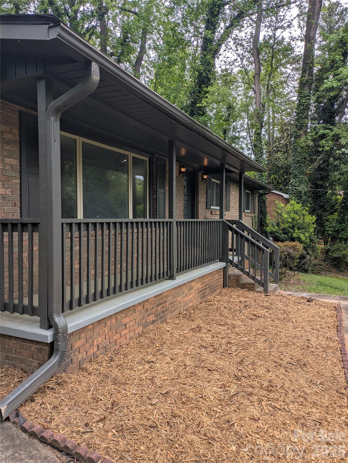 1002 Hemlock Drive Property Photo 1