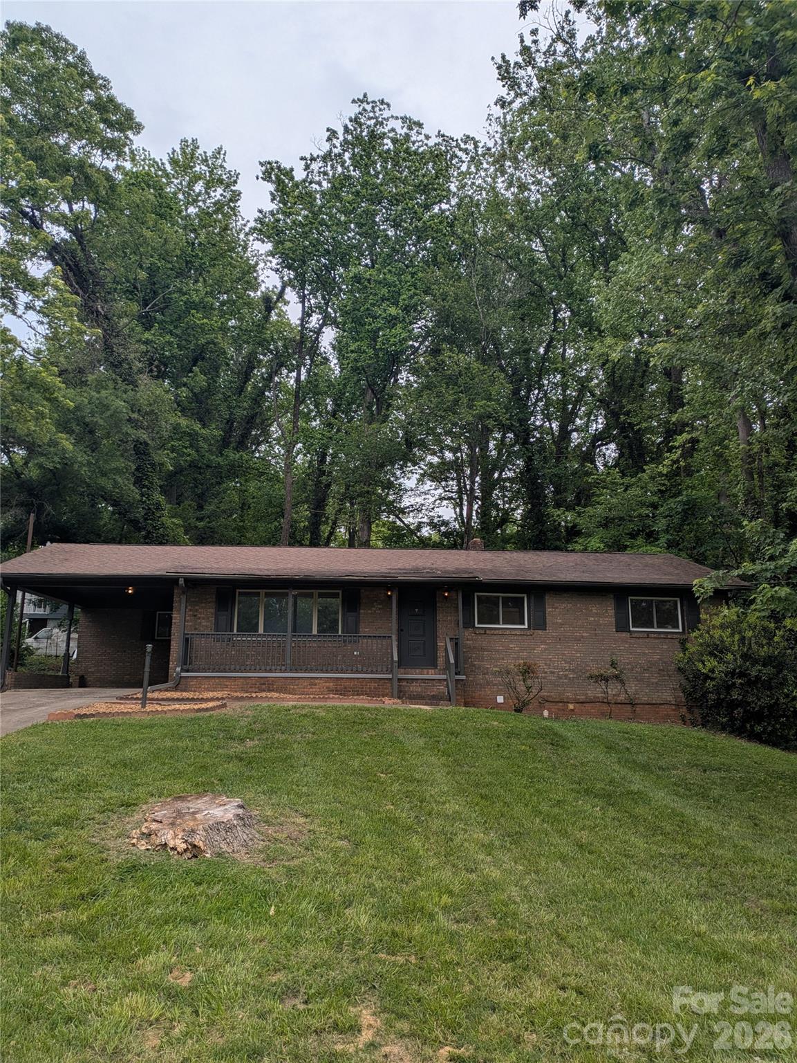 1002 Hemlock Drive Property Photo 3